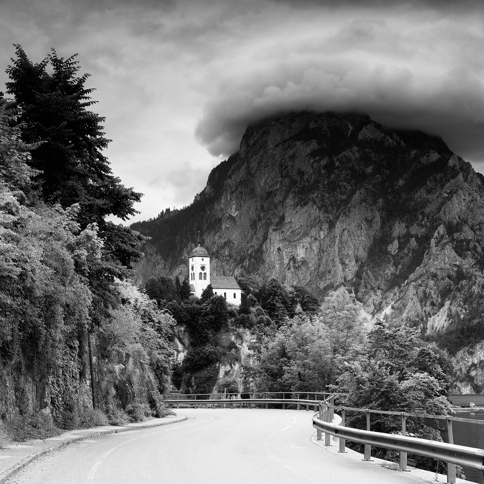 Johannesbergkapelle, chapelle de montagne, photographie noir et blanc, paysage en vente 3