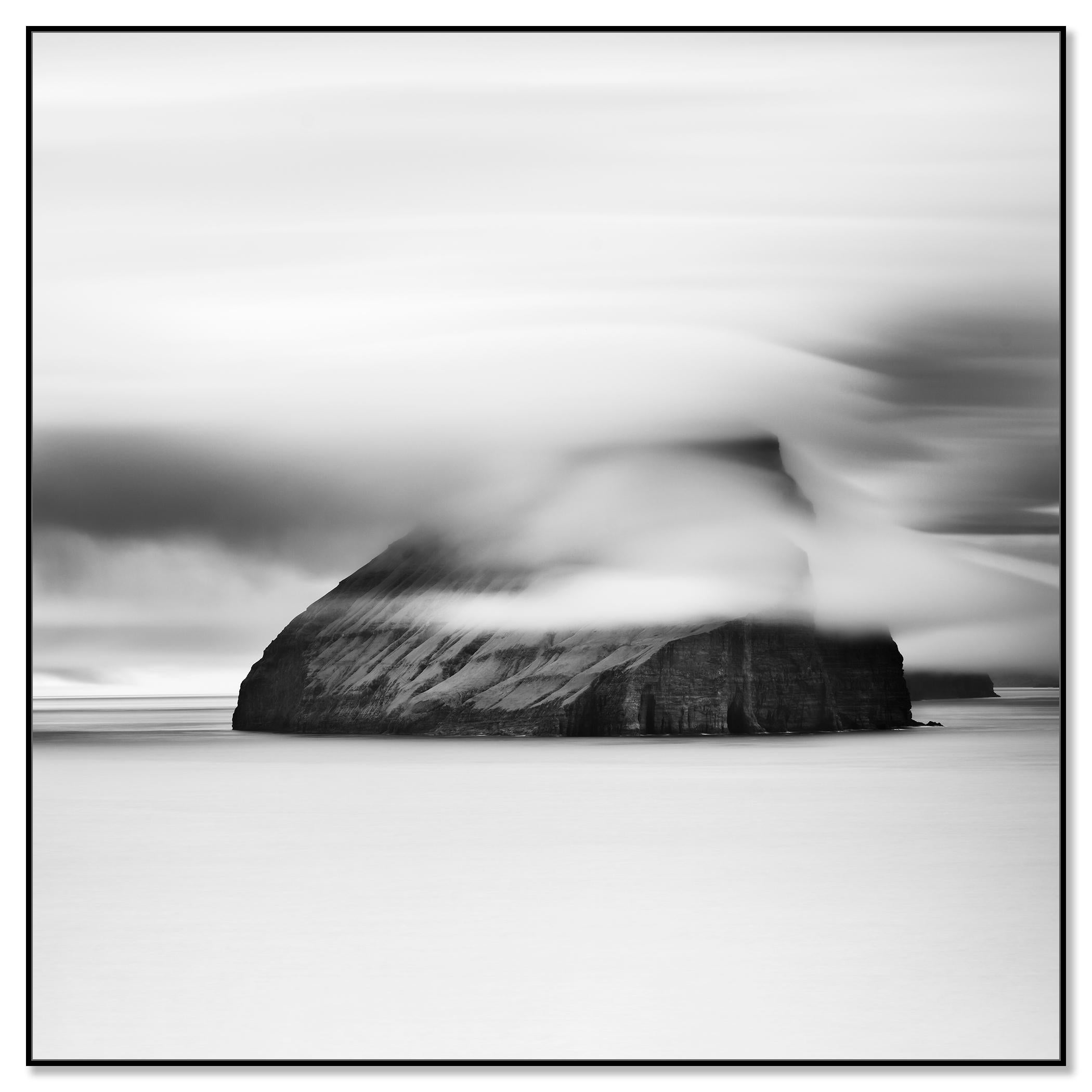 Koltur Insel Sandavagur Große Wolken Färöer Inseln – Photograph von Gerald Berghammer