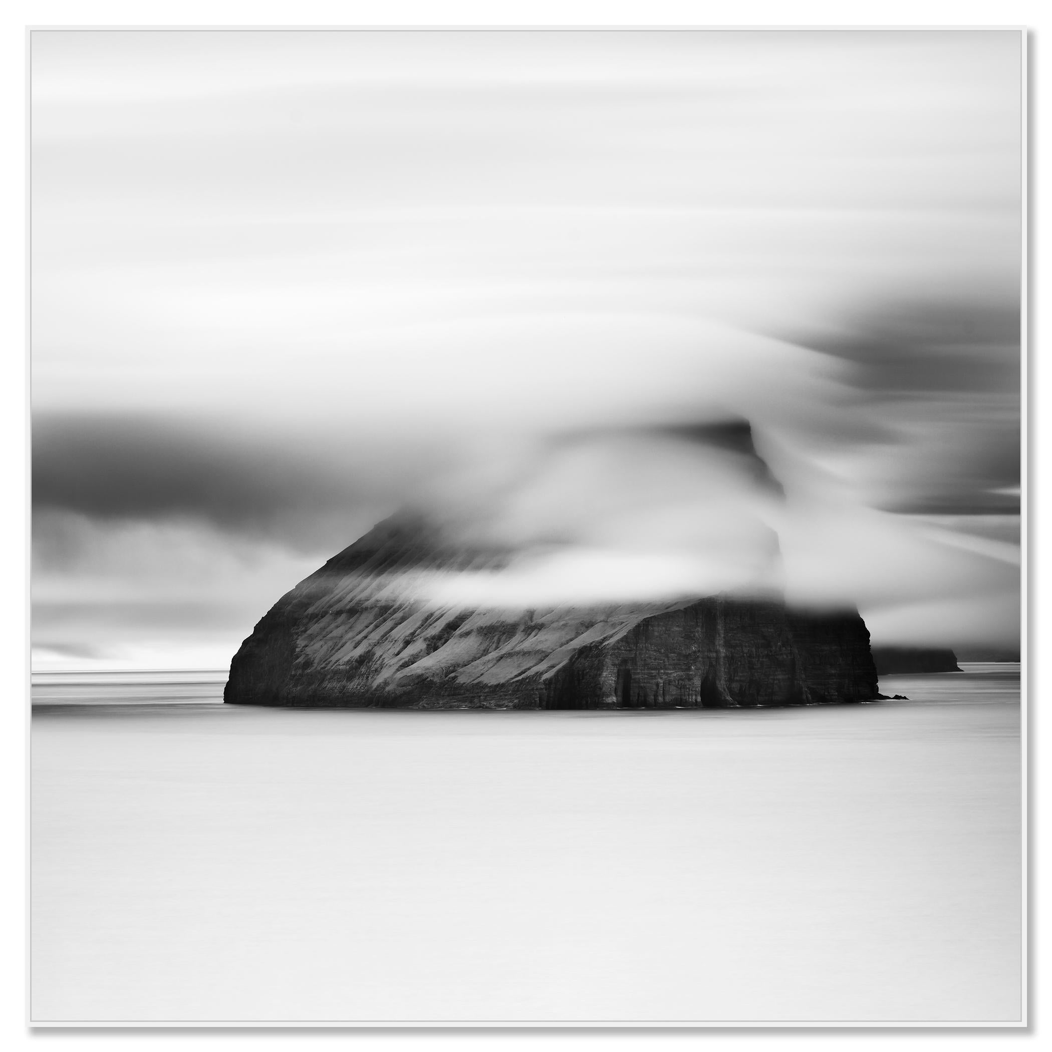 Koltur Insel Sandavagur Große Wolken Färöer Inseln (Zeitgenössisch), Photograph, von Gerald Berghammer