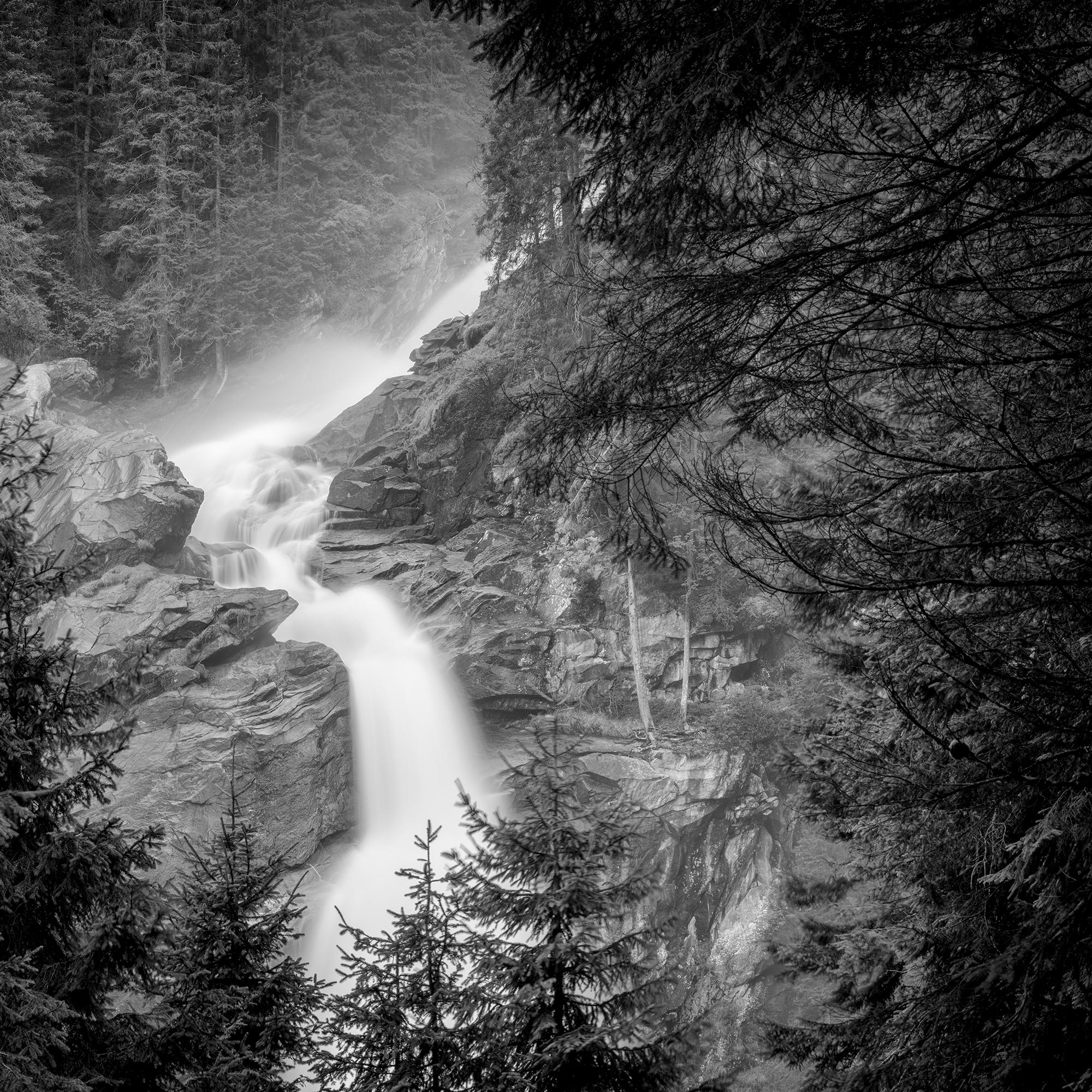 Aquarelle de Krimmler, Stream de montagne, Autriche, photographies d'art B&W, paysage en vente 6
