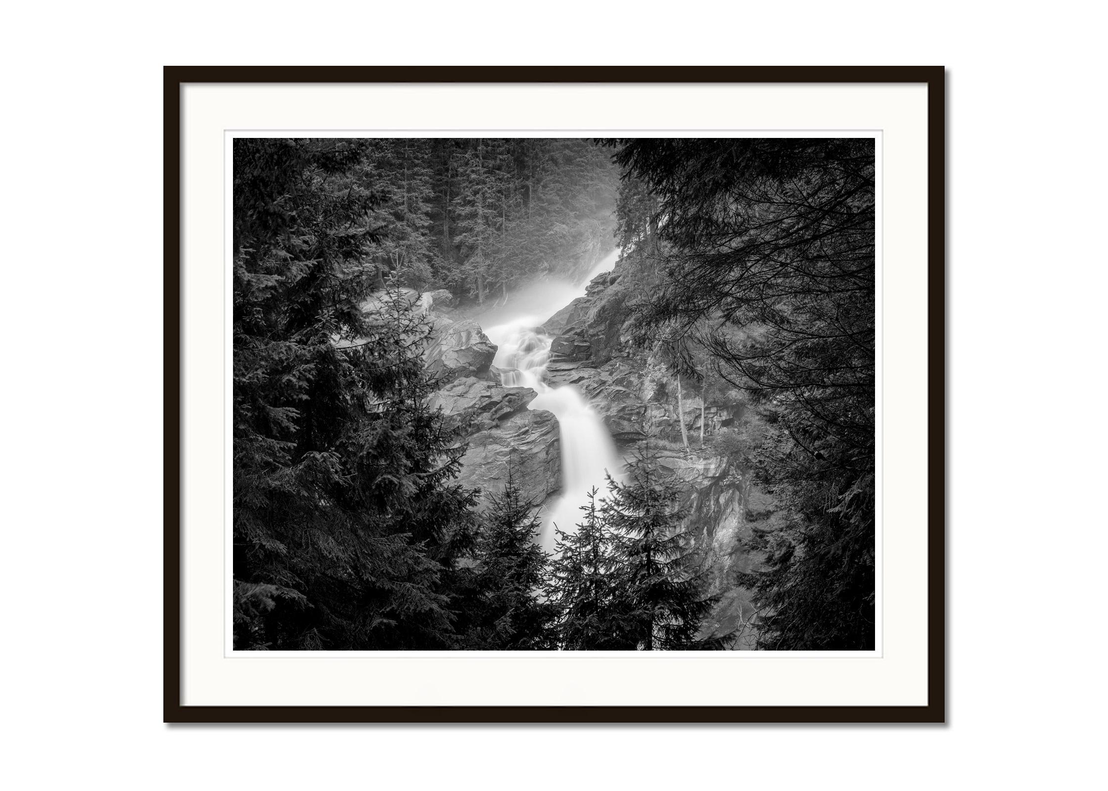 Krimmler Wasserfall, Berg Stream, Österreich, B&W-Fotografie, Landschaft (Schwarz), Color Photograph, von Gerald Berghammer