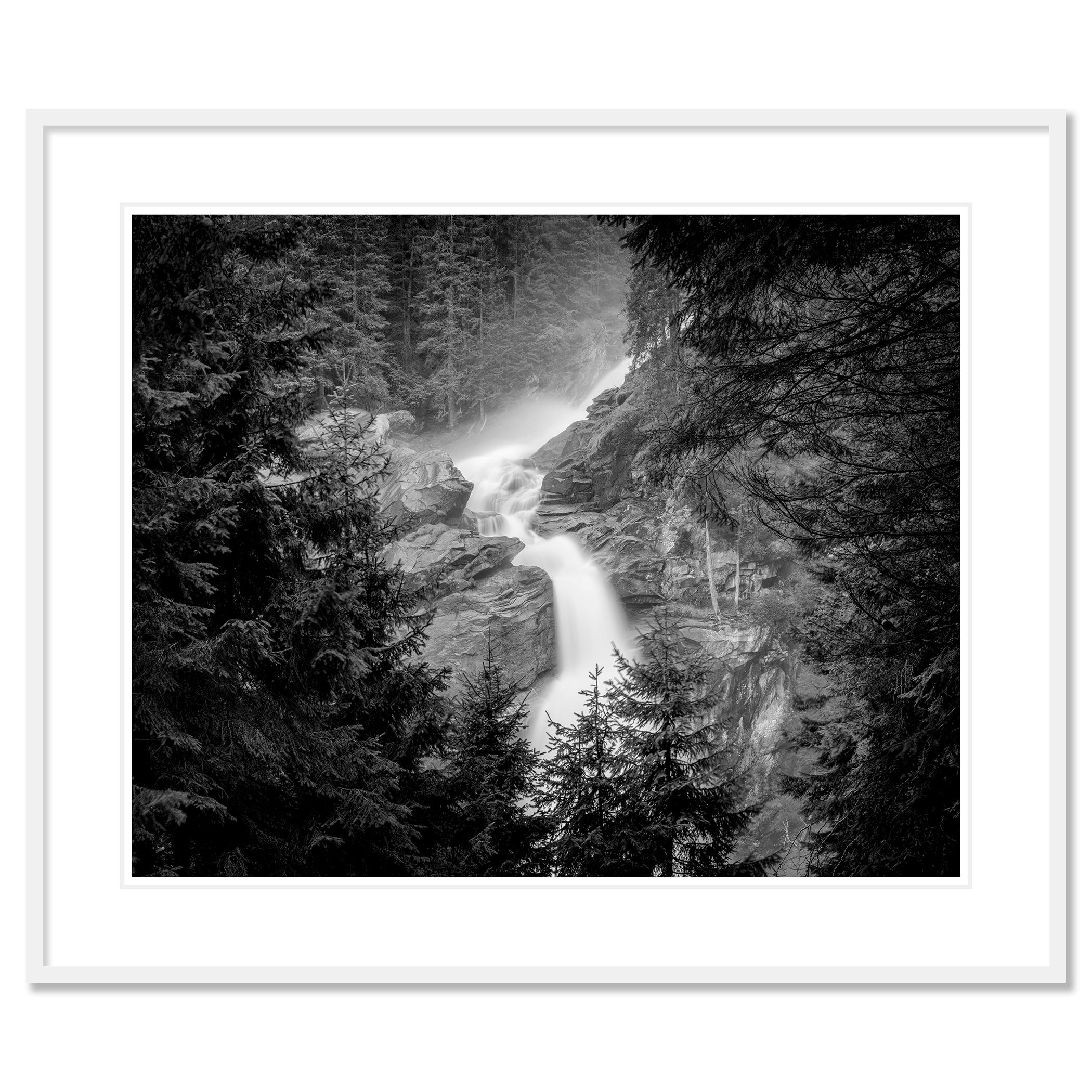 Aquarelle de Krimmler, Stream de montagne, Autriche, photographies d'art B&W, paysage en vente 1