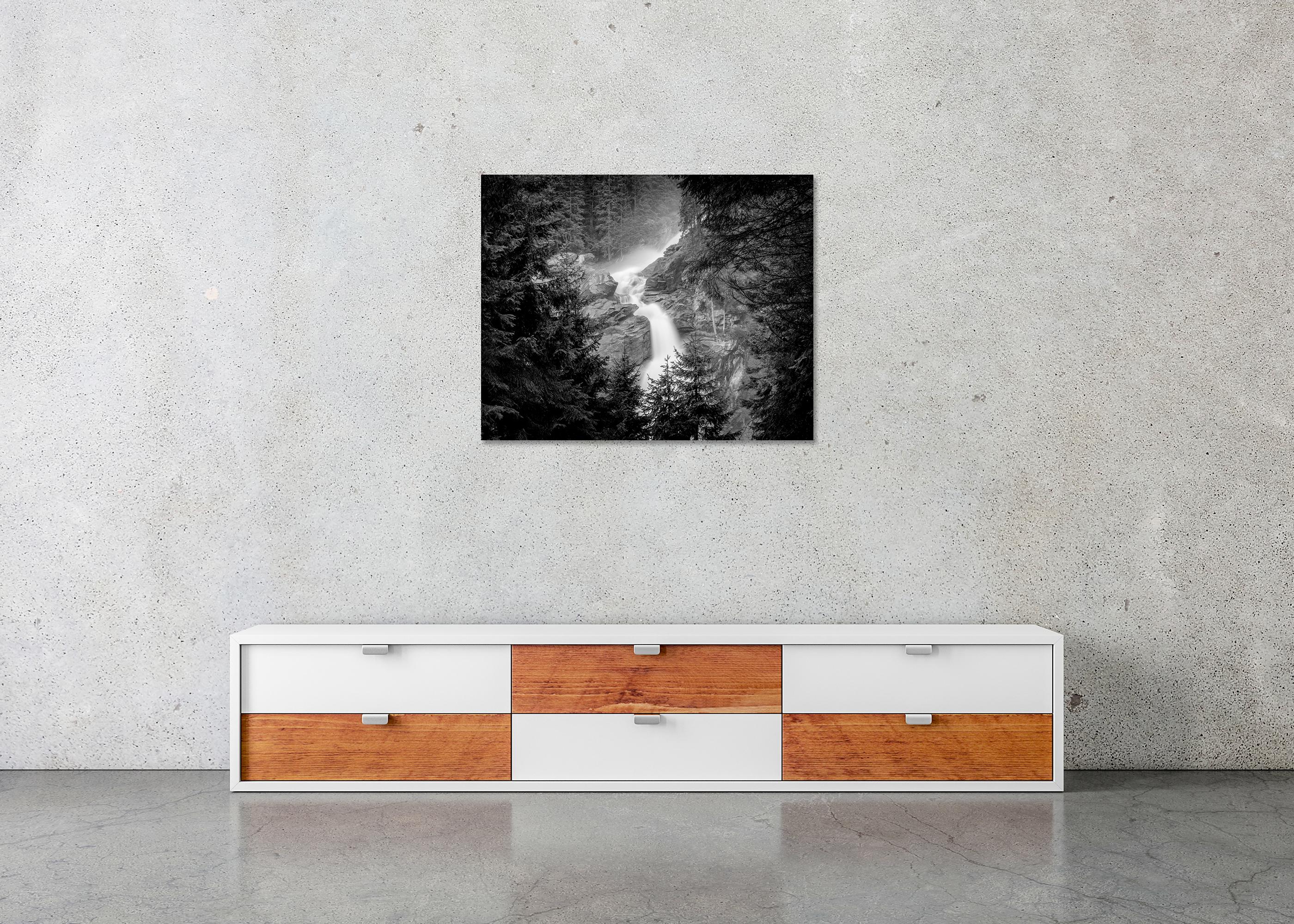 Aquarelle de Krimmler, Stream de montagne, Autriche, photographies d'art B&W, paysage en vente 4