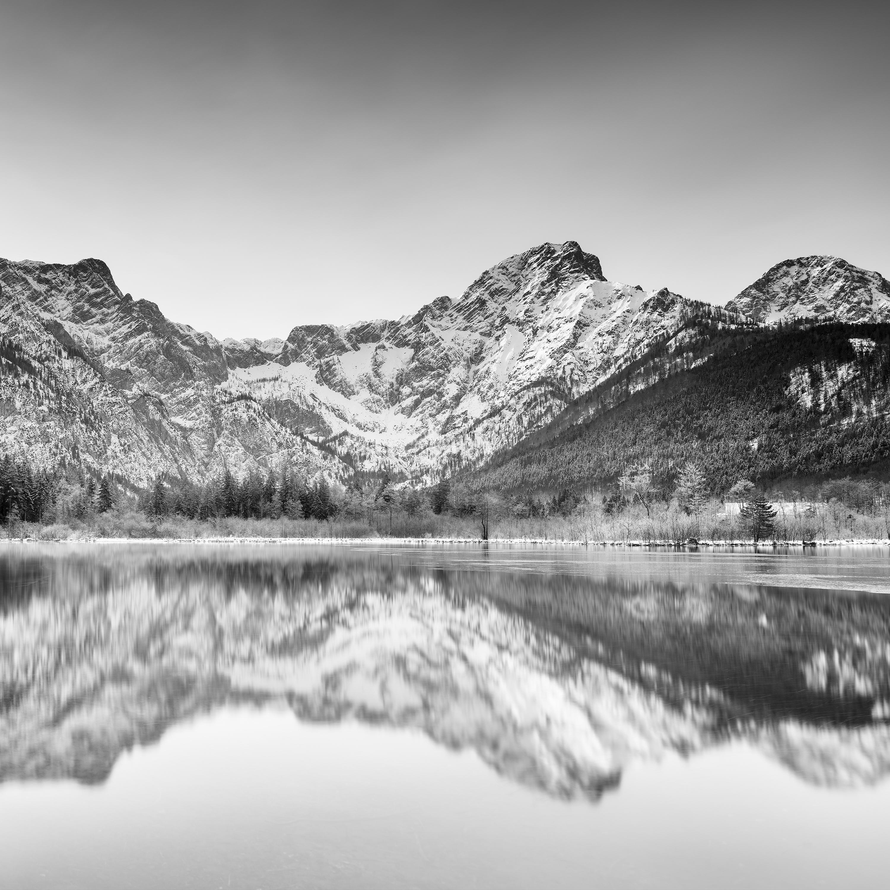 Seenlandschaft, Winter Panorama, Schwarz-Weiß-Fotografie, Wasserlandschaft im Angebot 5