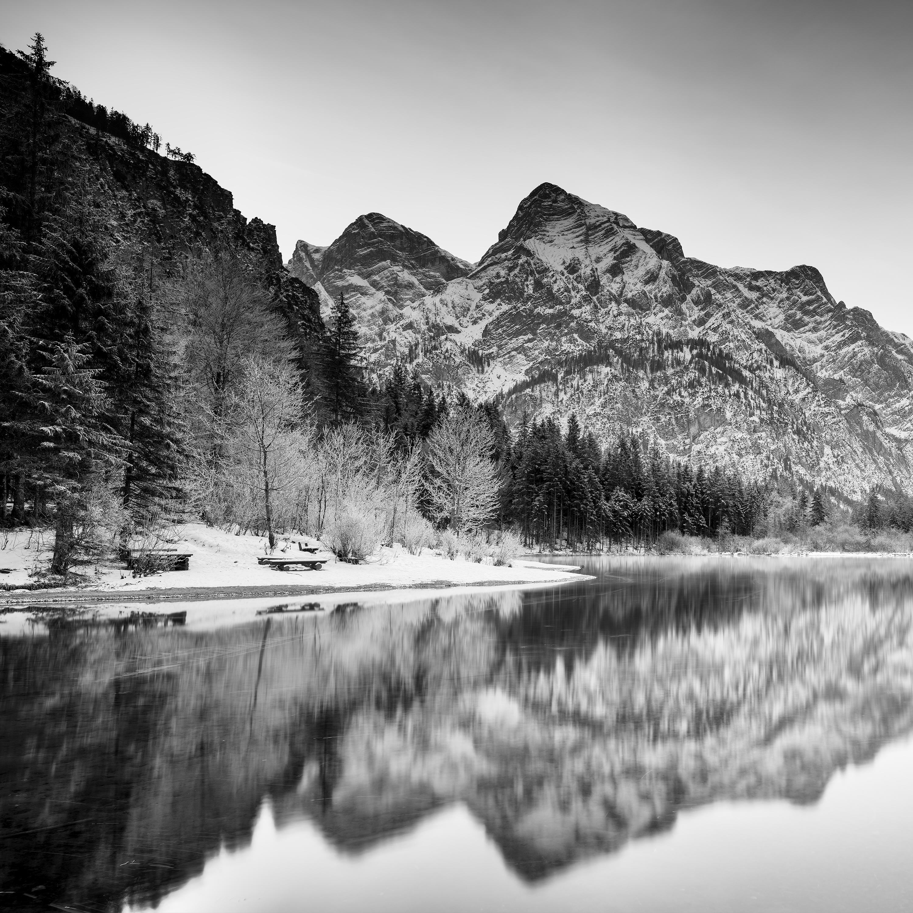 Seenlandschaft, Winter Panorama, Schwarz-Weiß-Fotografie, Wasserlandschaft im Angebot 3