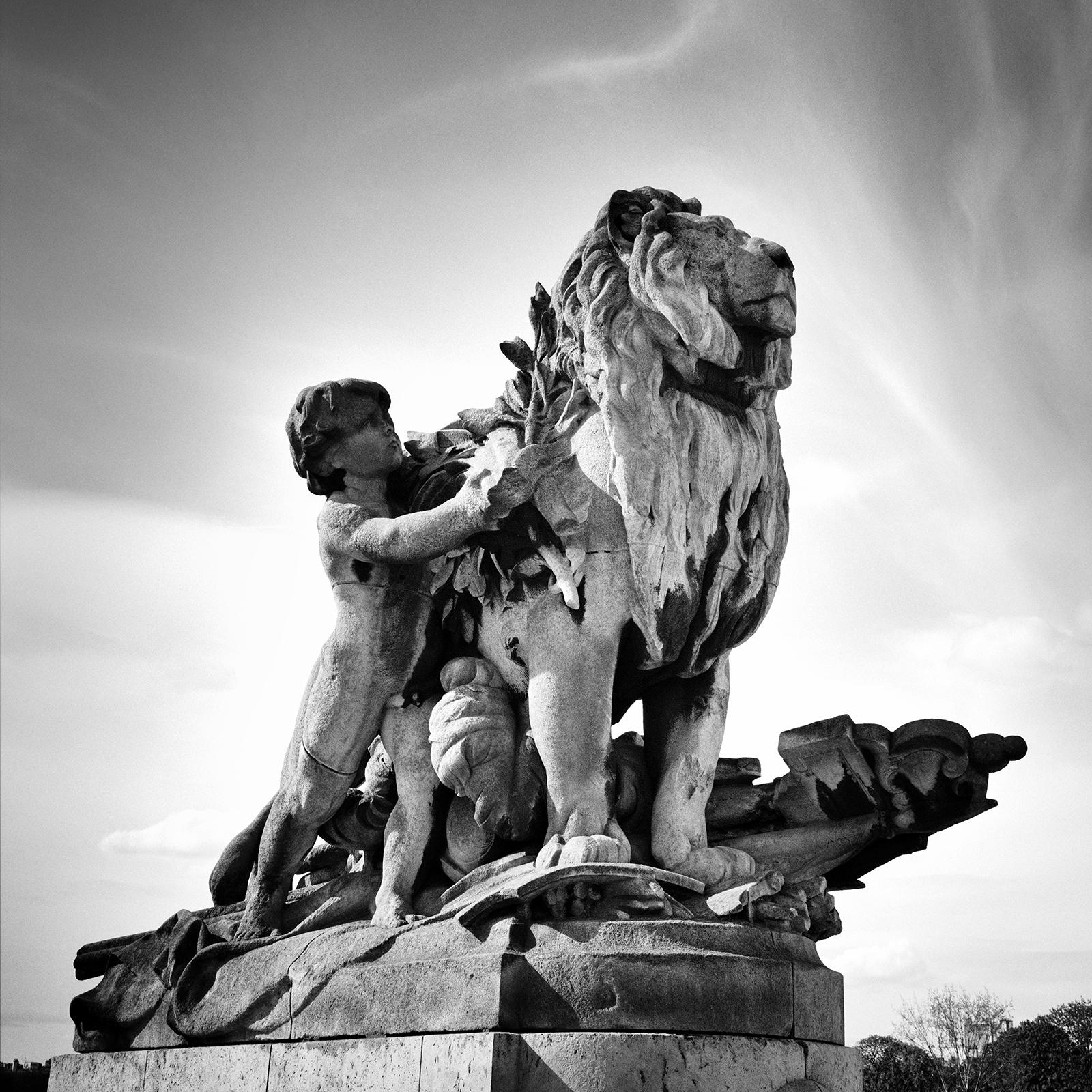Lion a l'Enfant Statue, Pont Alexandre, Paris, black and white photography For Sale 3