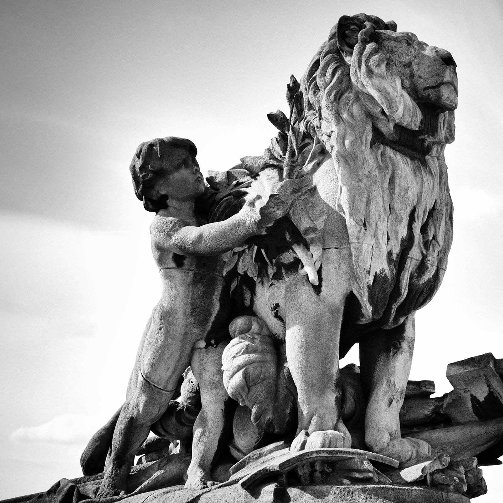 Lion a l'Enfant Statue, Pont Alexandre, Paris, black and white photography For Sale 4