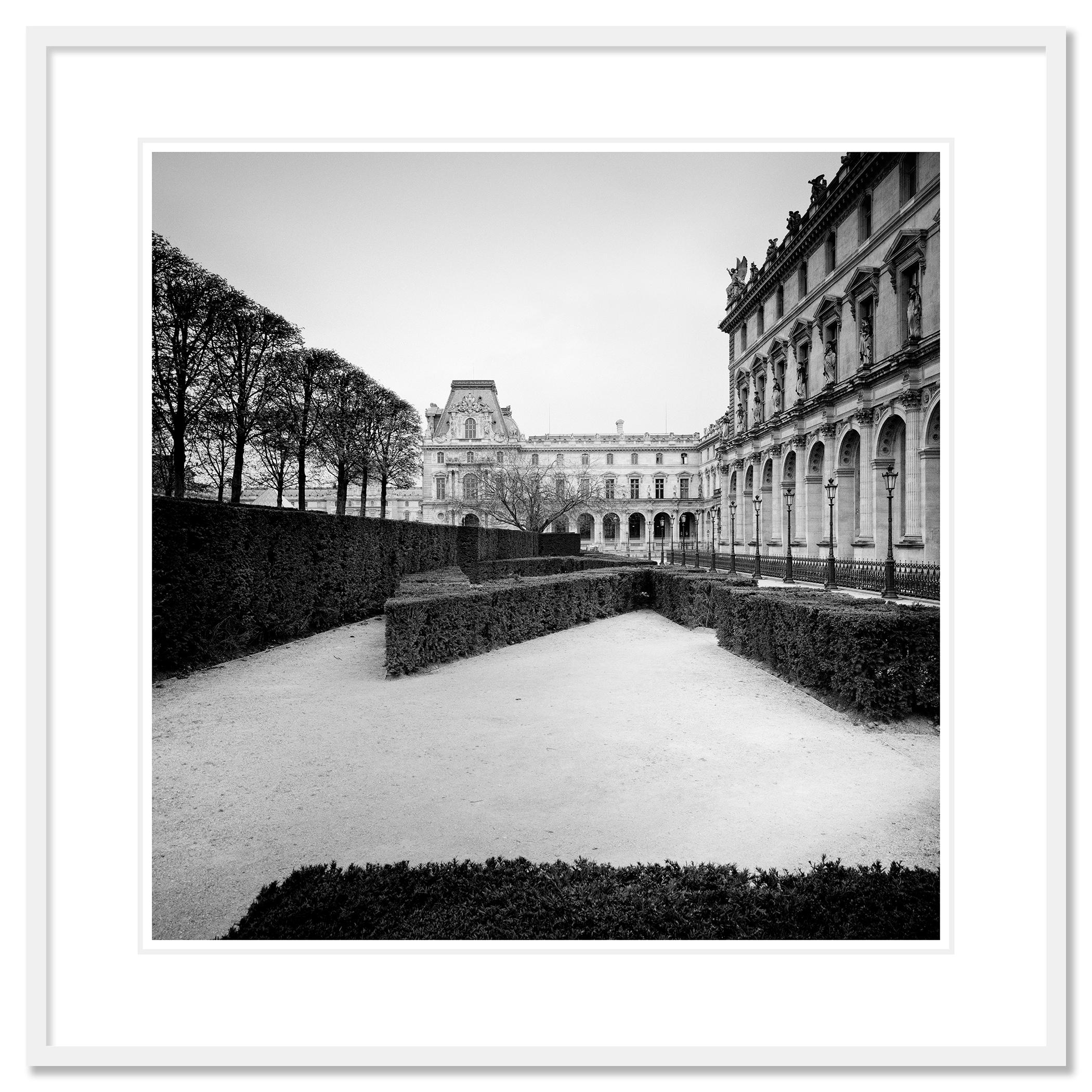 Louvre, Paris, Monochrome Fotografie, limitierte Auflage, Kunst von Gerald Berghammer im Angebot 5