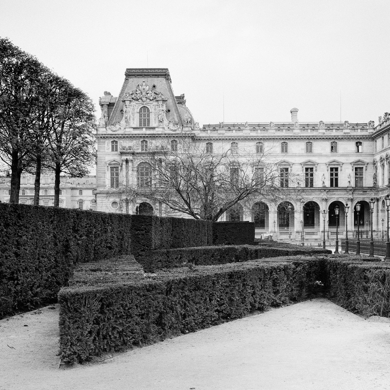Louvre, París, Fotografía monocroma, Edición limitada Arte de Gerald Berghammer en venta 9