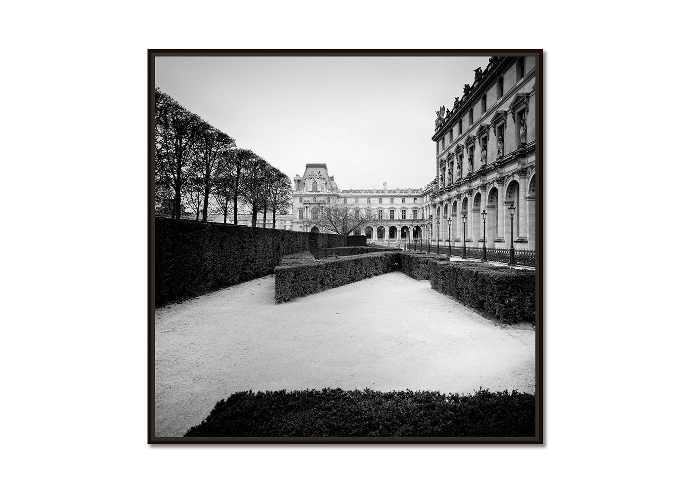 Louvre, París, Fotografía monocroma, Edición limitada Arte de Gerald Berghammer en venta 1