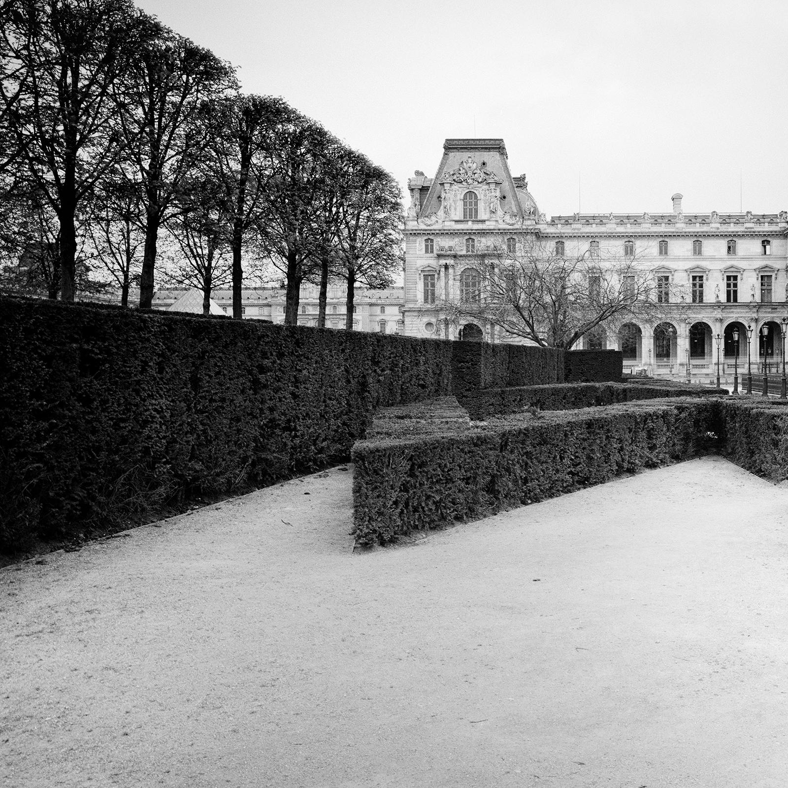 Louvre, París, Fotografía monocroma, Edición limitada Arte de Gerald Berghammer en venta 7