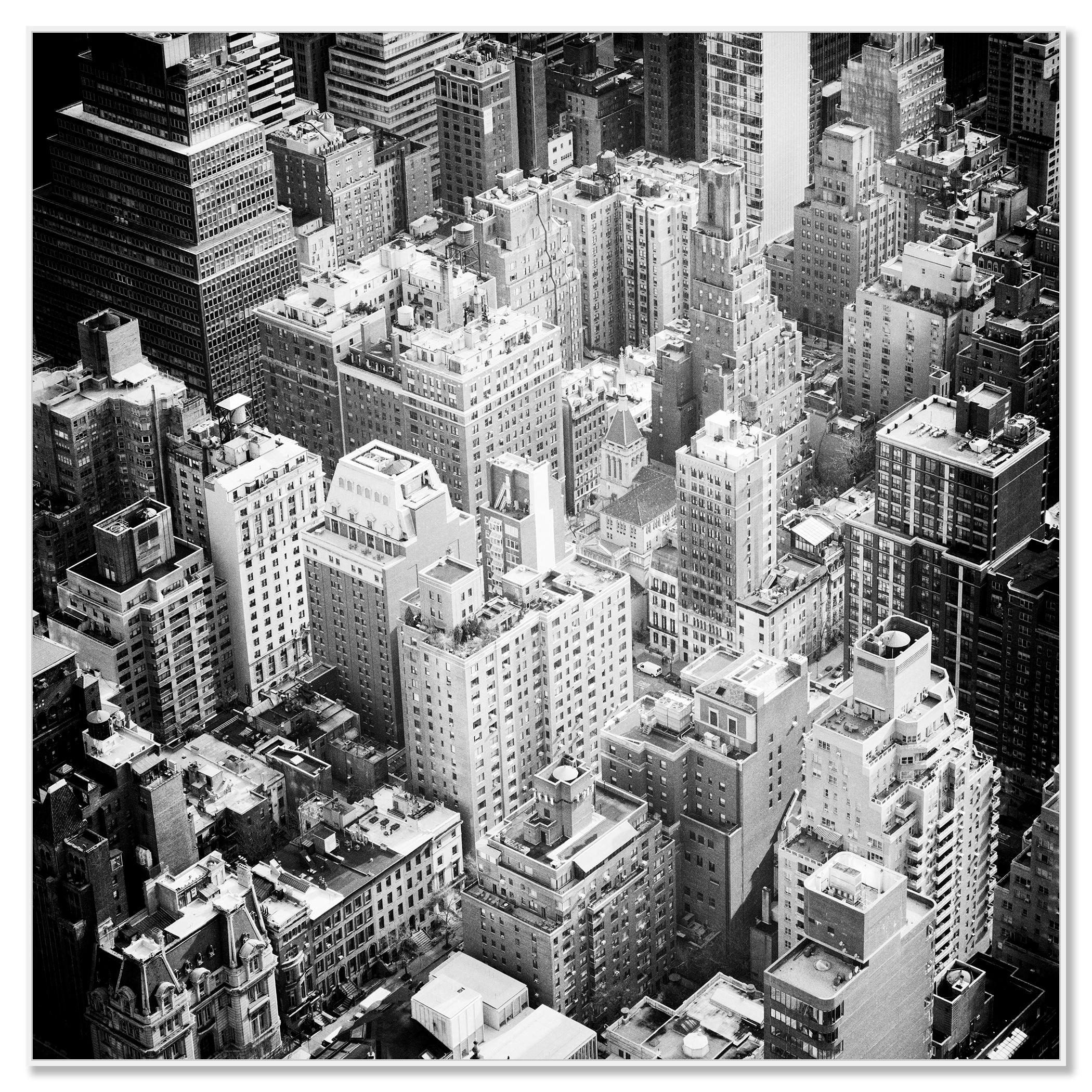 Manhattan, Top of the Rock, Nueva York, fotografía en blanco y negro, limitada - Photograph de Gerald Berghammer