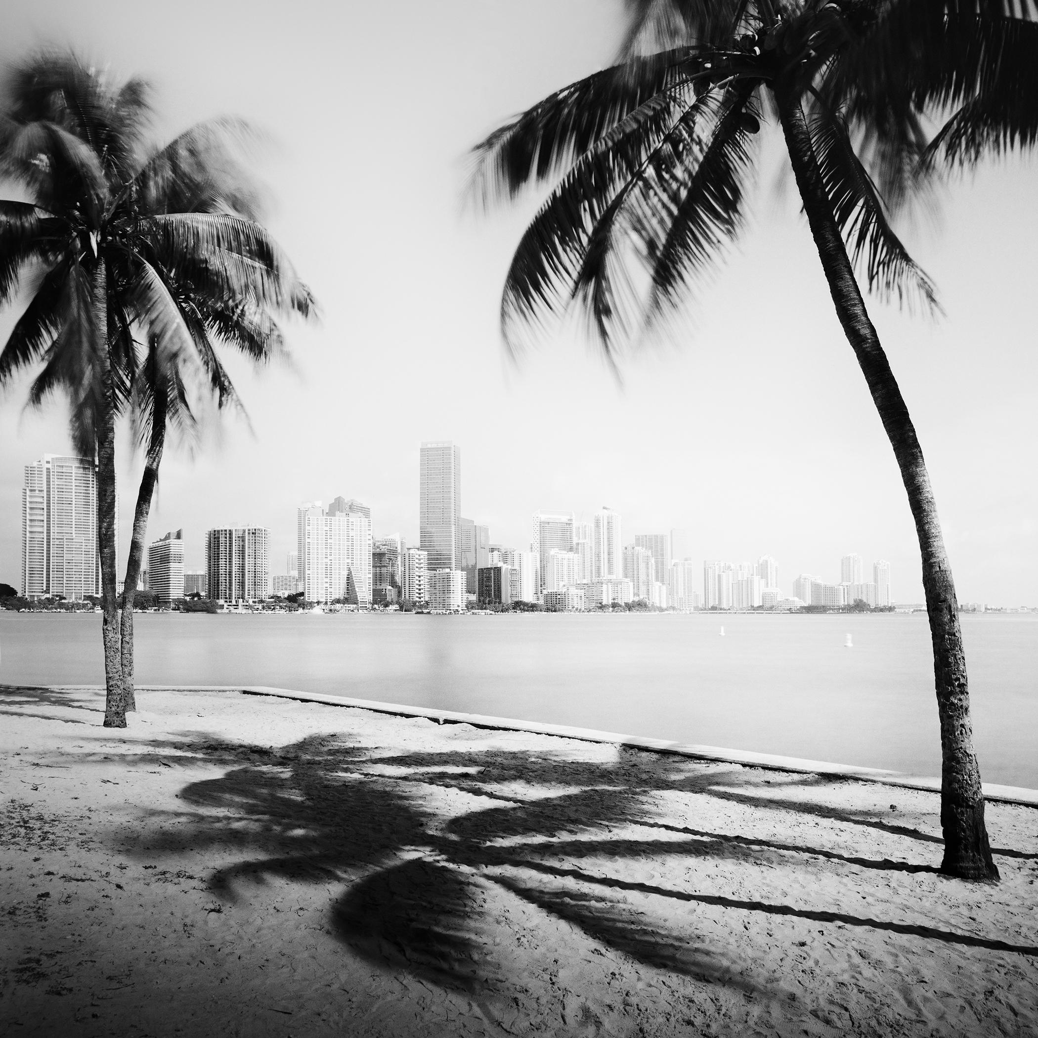 Photographie de paysage en noir et blanc de Miami Beach Skyline, Floride, États-Unis