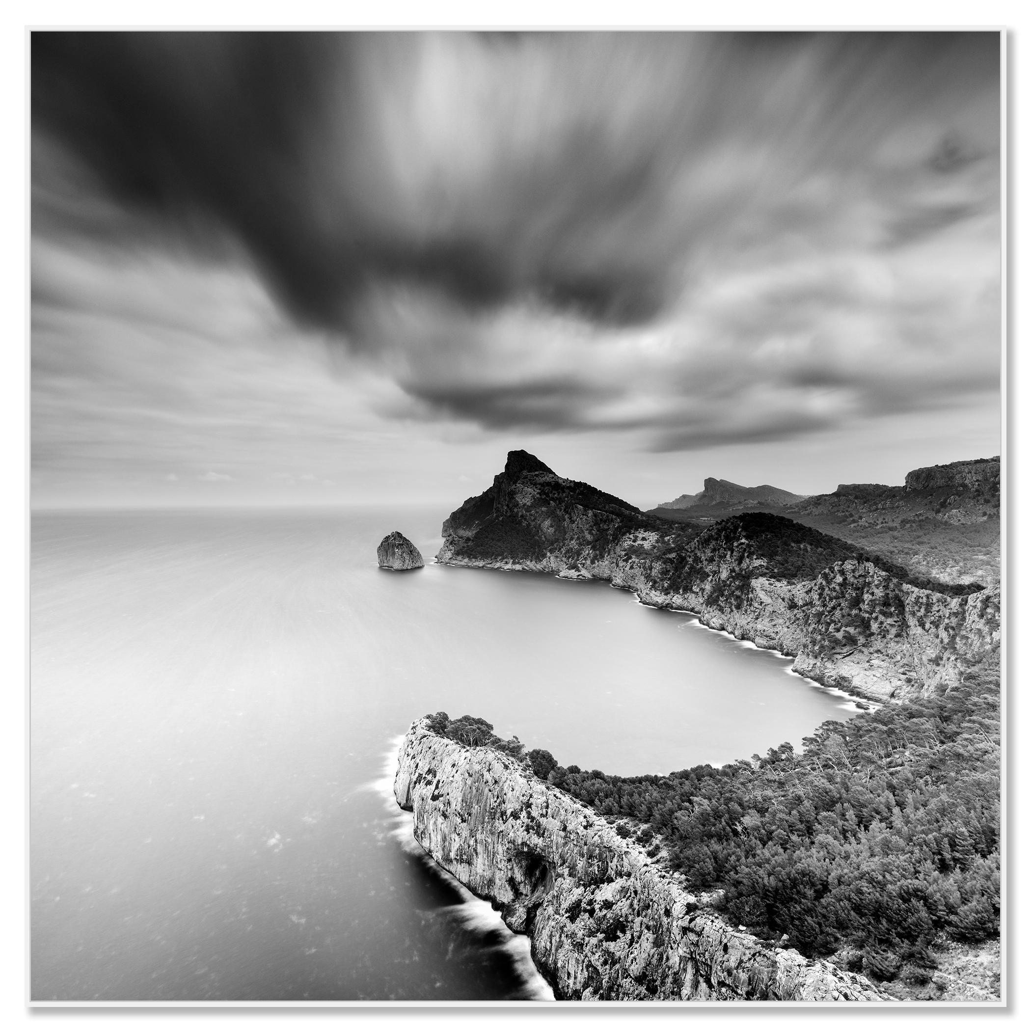 Paisaje acuático de larga exposición en blanco y negro - fotografía de paisaje. Impresión con tinta de pigmento de archivo de una edición limitada de 5. Todas las impresiones de Gerald Berghammer se realizan por encargo en ediciones limitadas sobre