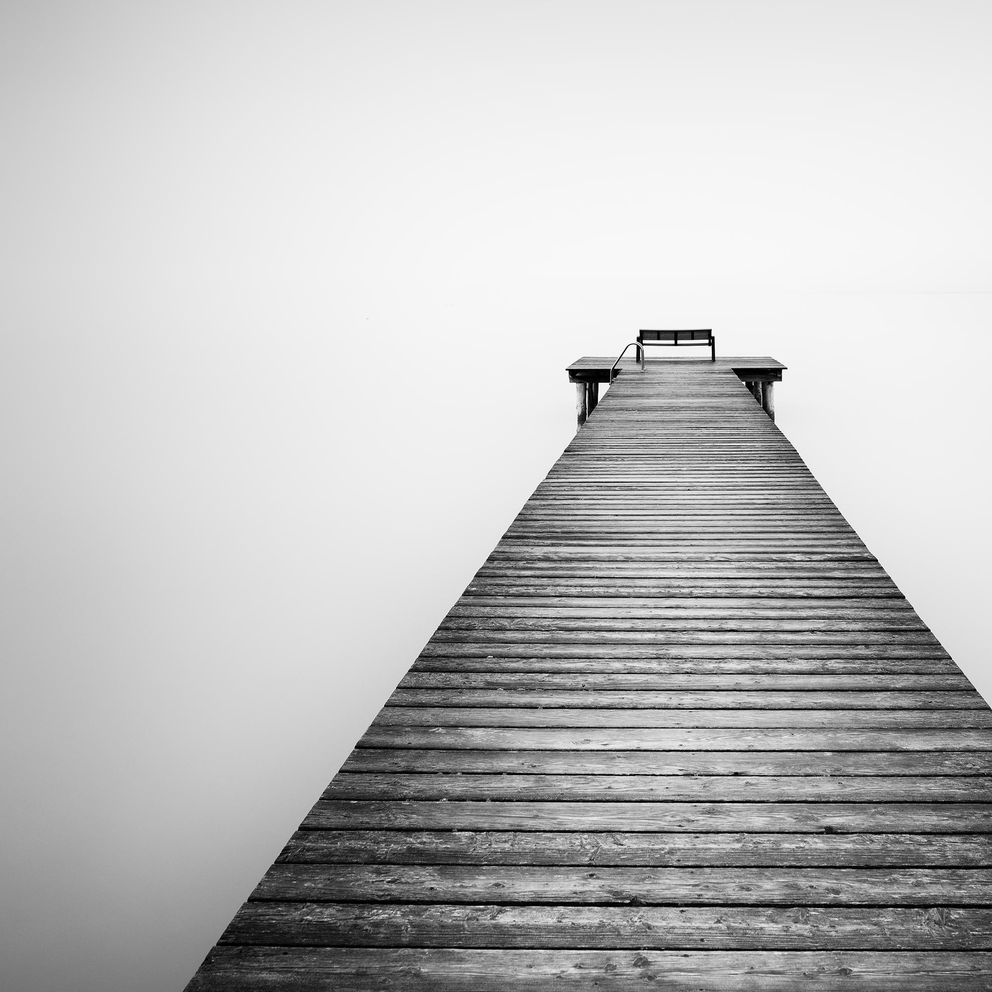 Pier, Lake, Silent Morning, monochrome minimalistische Fotografie, limitierte Auflage im Angebot 5