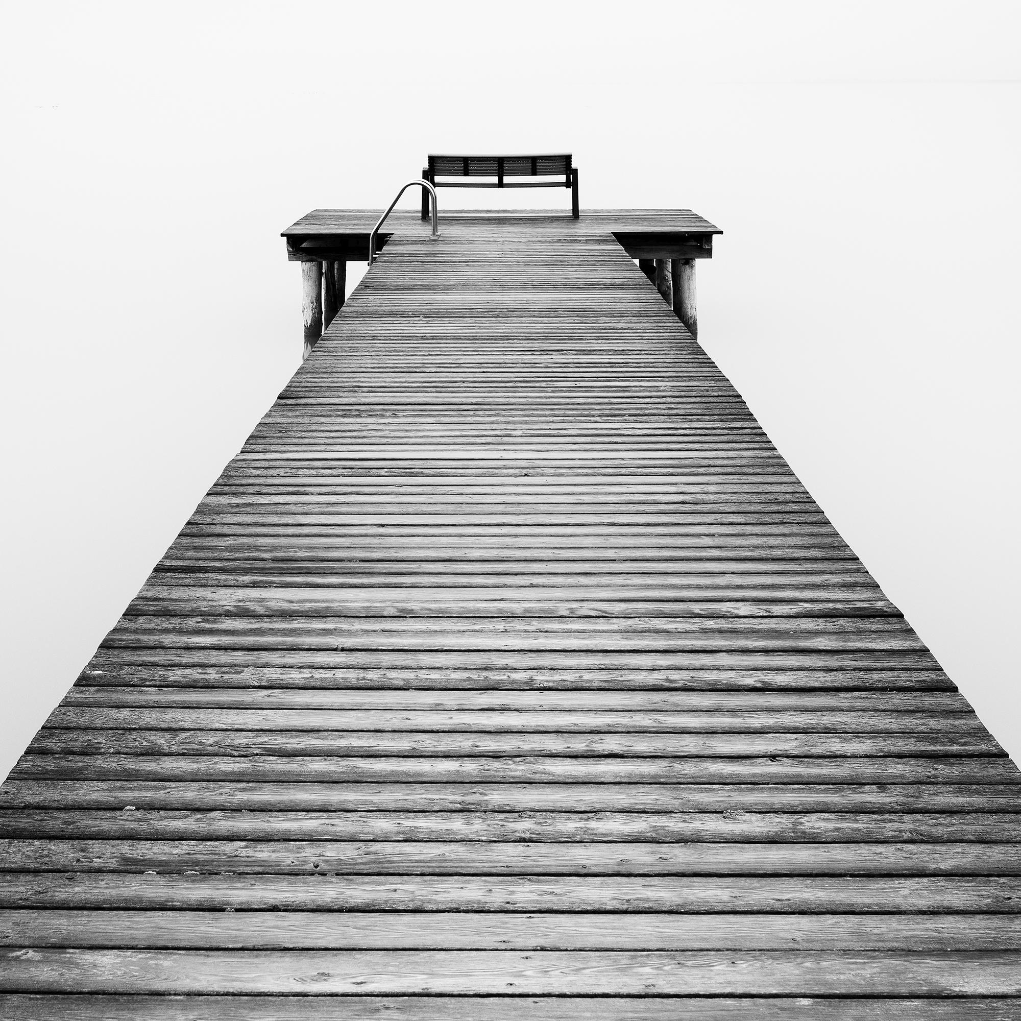 Pier, Lake, Silent Morning, monochrome minimalistische Fotografie, limitierte Auflage im Angebot 7