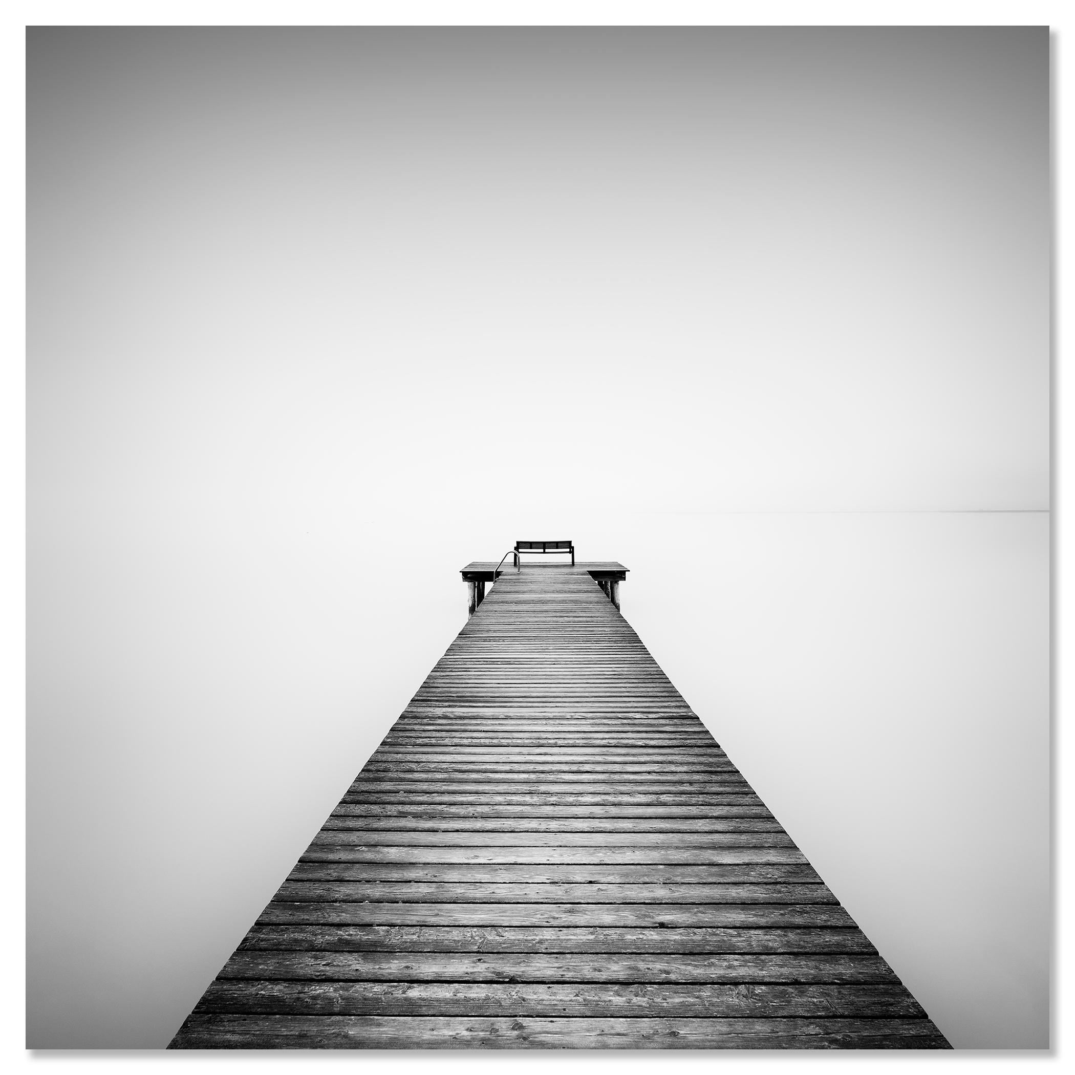 Pier, Lake, Silent Morning, monochrome minimalistische Fotografie, limitierte Auflage im Angebot 3