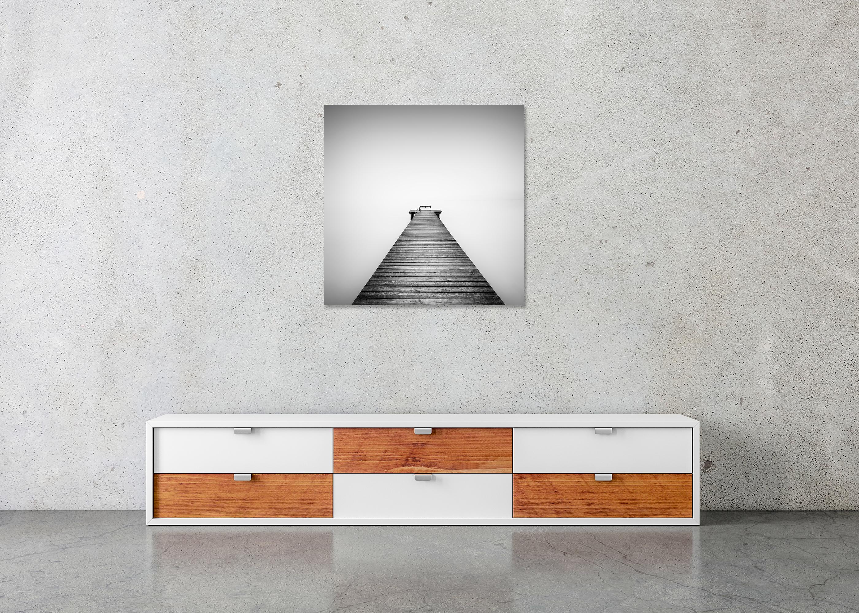 Pier, Lake, Silent Morning, monochrome minimalistische Fotografie, limitierte Auflage im Angebot 4