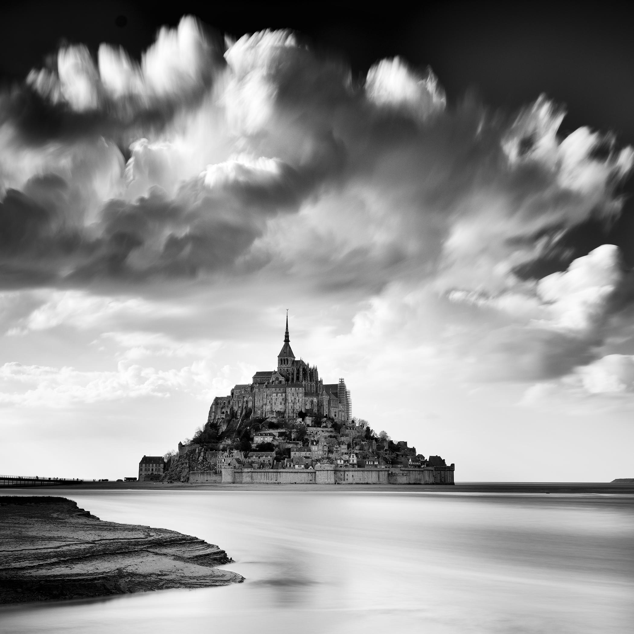Mont Saint Michel, Impression Cloud, France, photographie d
art en noir et blanc