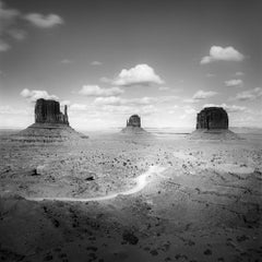 Monument Valley, cloudy, desert, USA, black and white photography, landscape