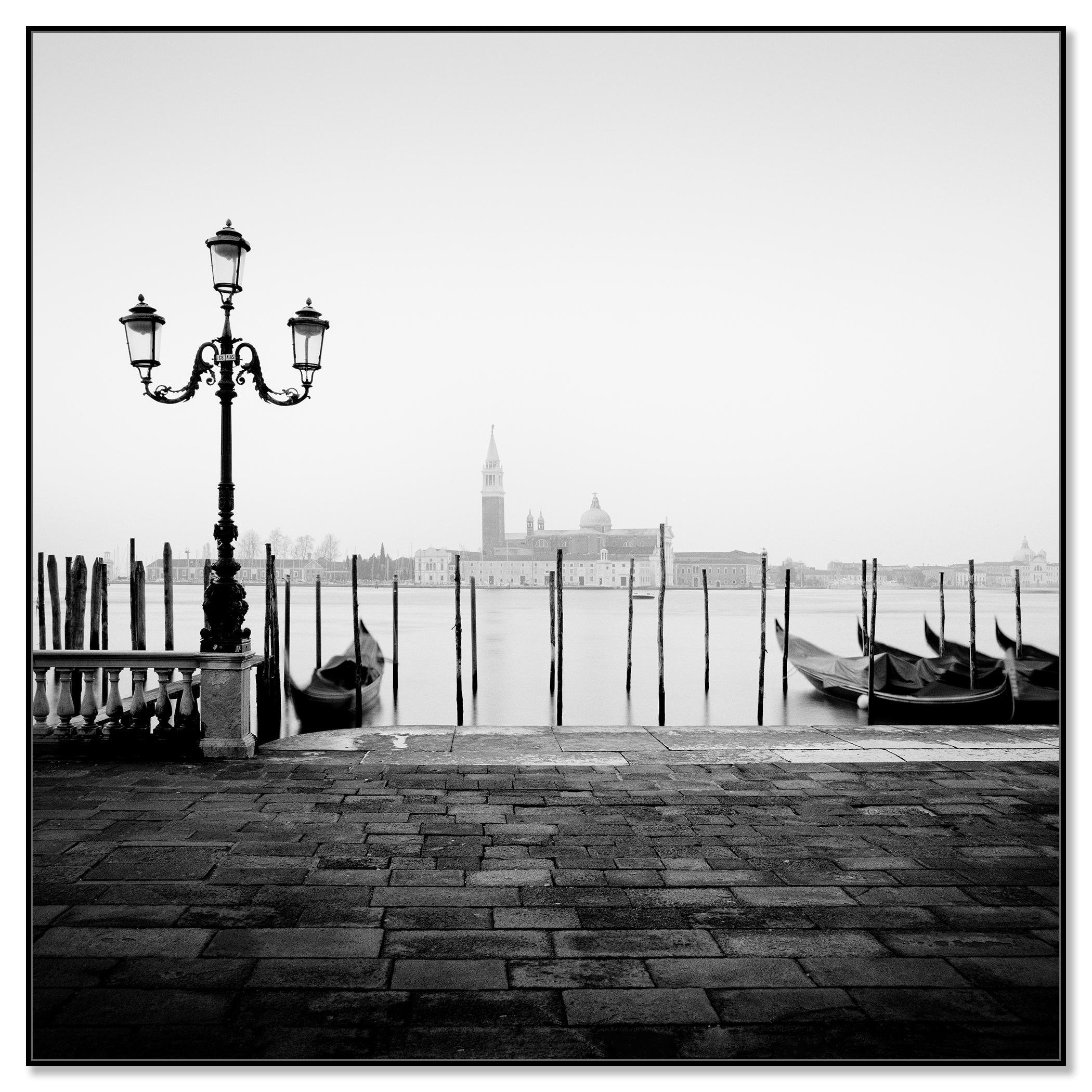 Más Espacio Libre, Basílica de Venecia, fotografía en blanco y negro, limitada, paisaje - Photograph de Gerald Berghammer