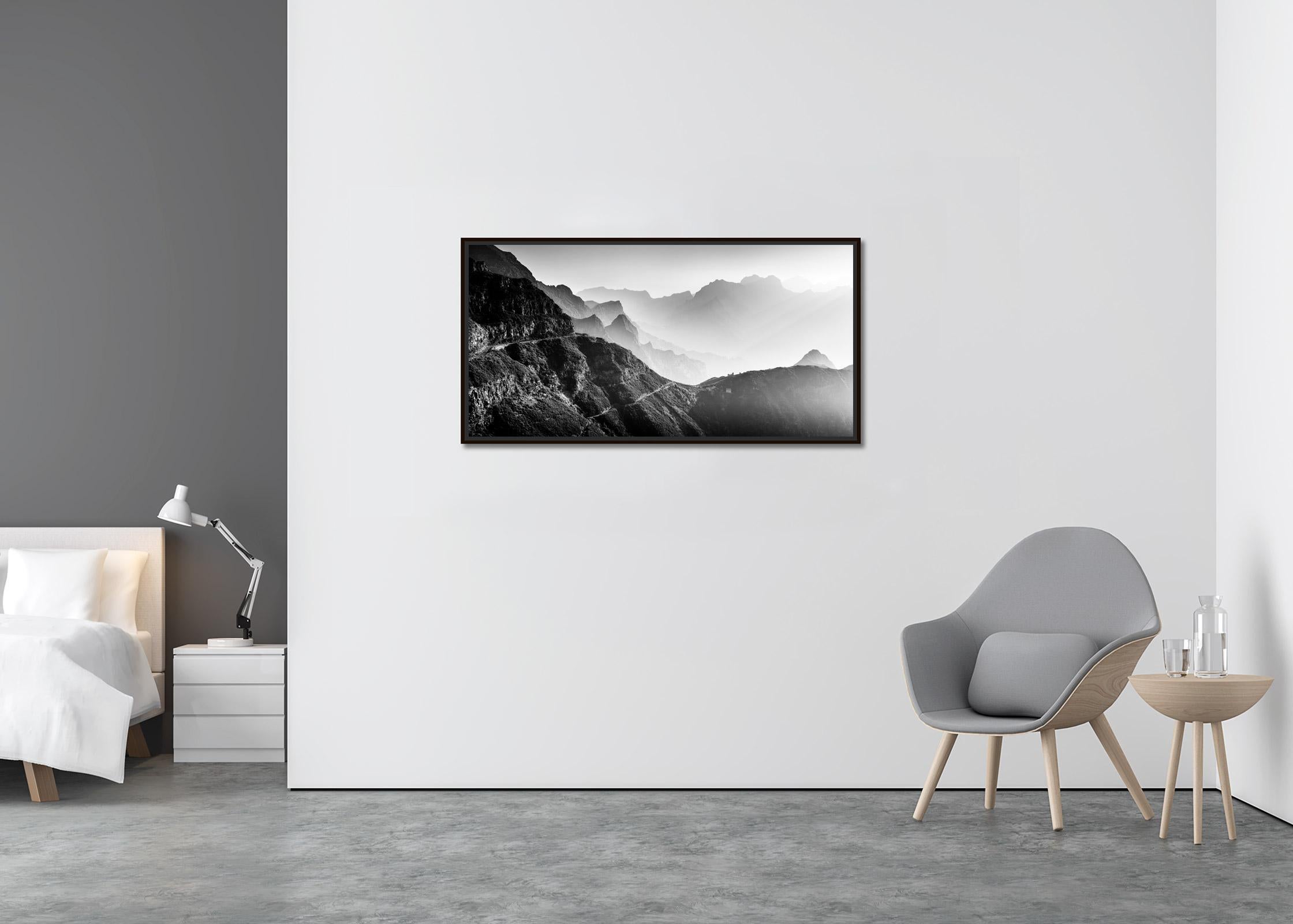 Morgenlicht in den Bergen, Madeira, Panorama, Limited Edition Landschaft (Abstrakt), Photograph, von Gerald Berghammer