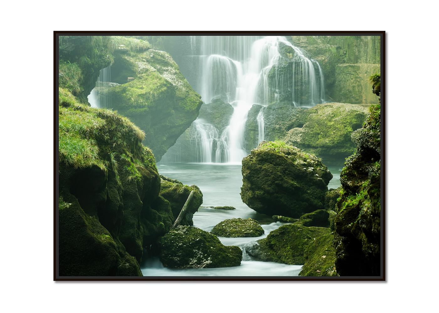 Moss-Wasserfall mit Deckel, großformatige Fotografie, Landschaft, limitierte Auflage – Photograph von Gerald Berghammer