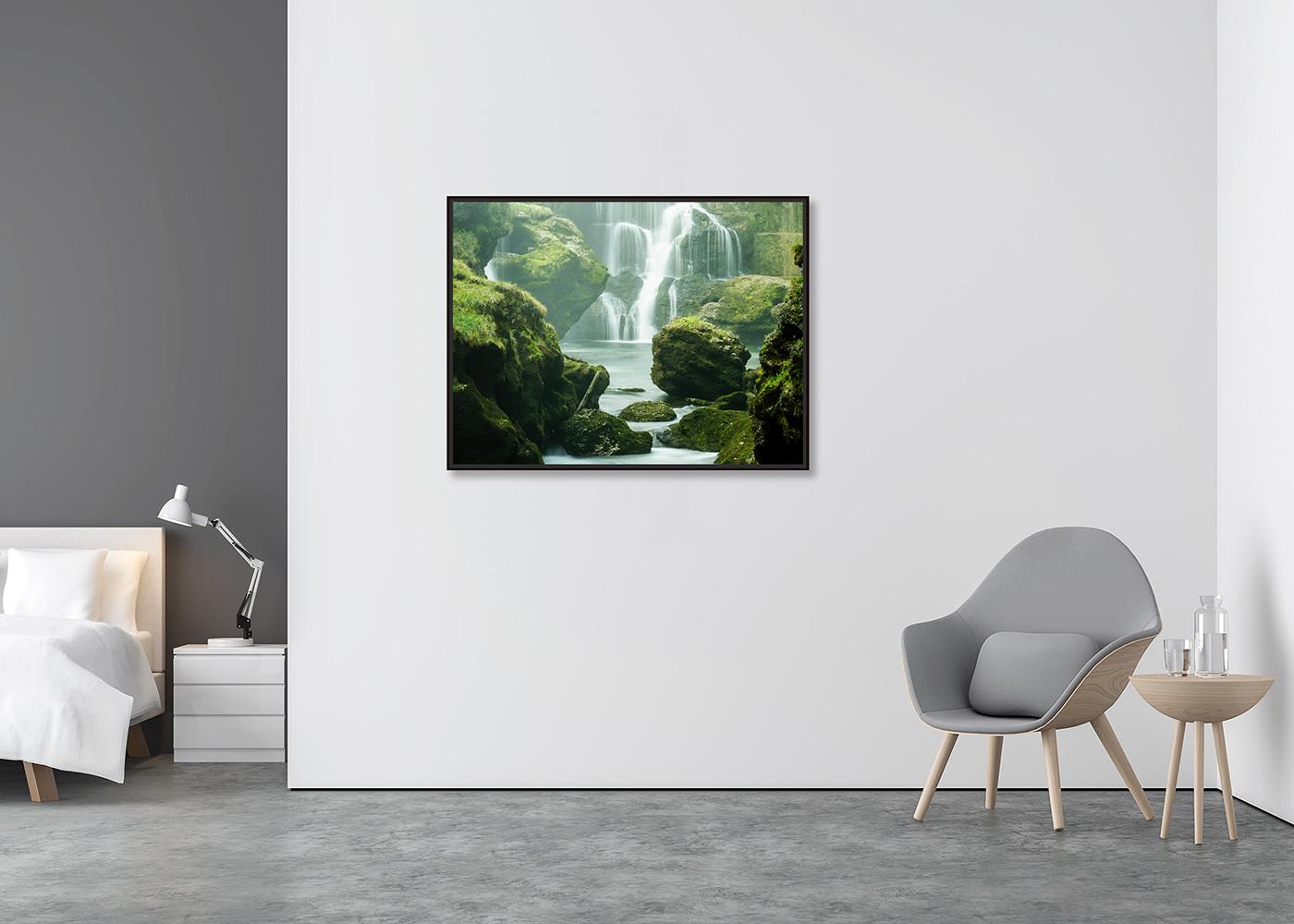 Moss-Wasserfall mit Deckel, großformatige Fotografie, Landschaft, limitierte Auflage (Zeitgenössisch), Photograph, von Gerald Berghammer