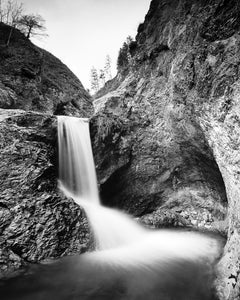 Paysage de montagne, cascade, Autriche, photographie en noir et blanc, paysage d'art