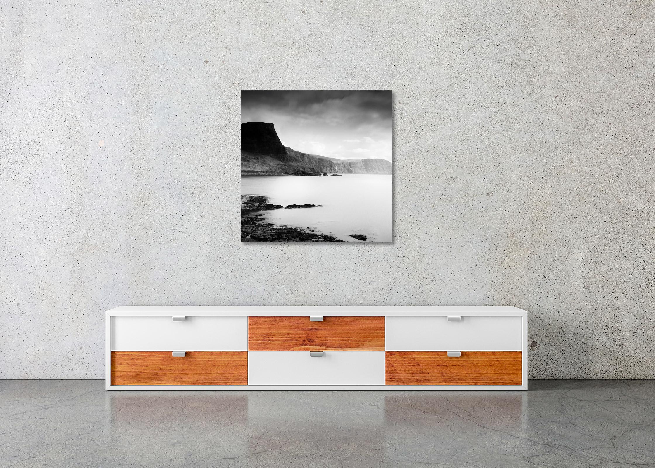 Neist Point, Isle Of You, Ecosse, photographie noir et blanc, tirage paysage en vente 1
