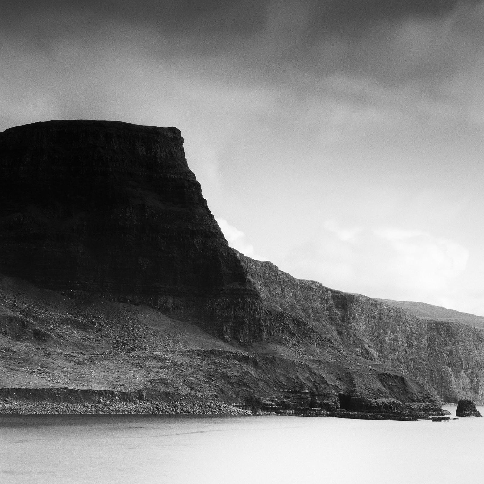 Neist Point, Isle Of You, Ecosse, photographie noir et blanc, tirage paysage en vente 4
