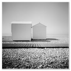 Strandhütten, Frankreich, minimalistische monochrome Landschaftsfotografie