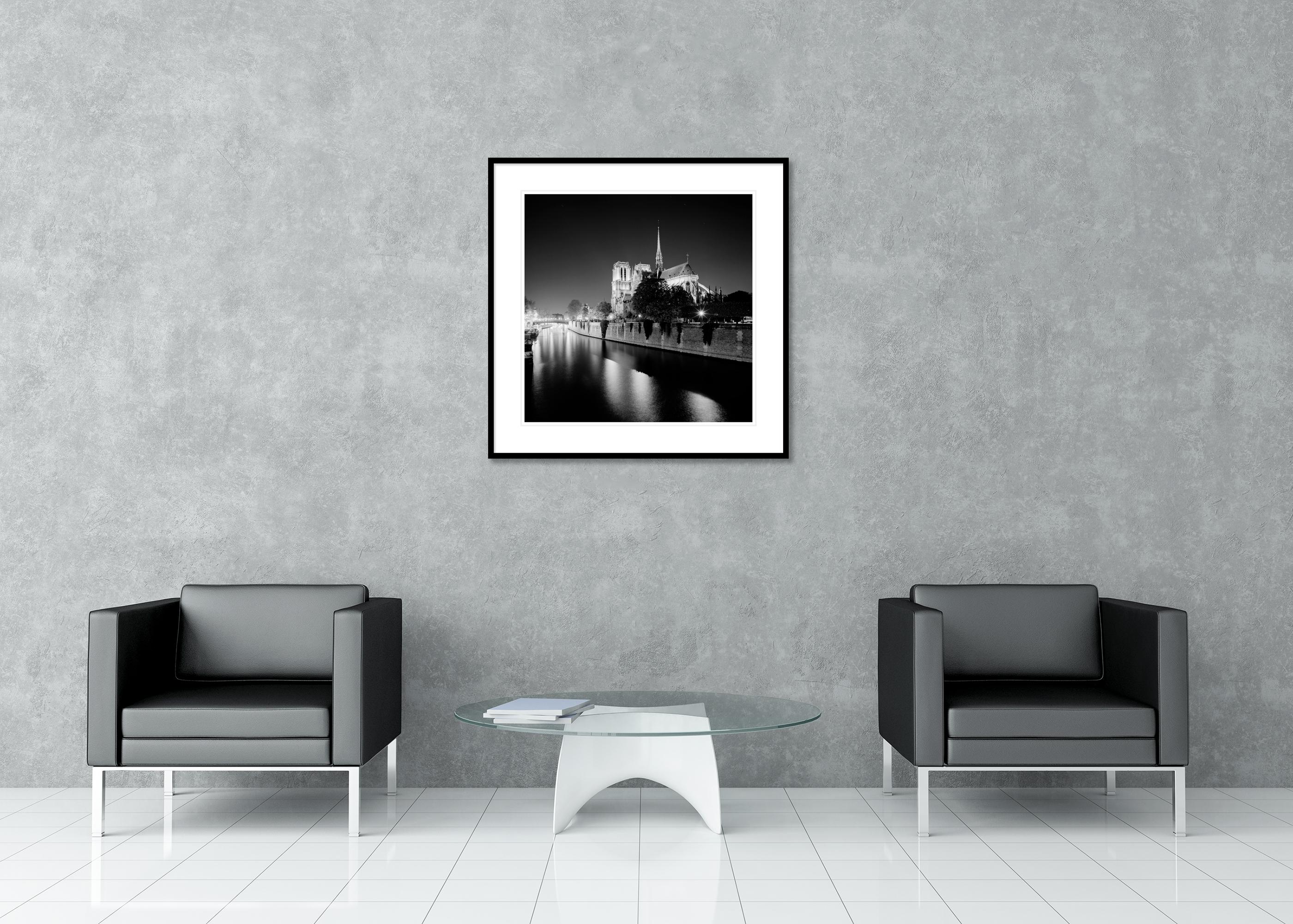 Notre Dame, Cathédrale, Nuit, Paris, photographie noir et blanc, édition limitée en vente 2