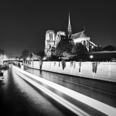 Notre Dame, nuit, Paris, France, photographie de paysage urbain en noir et blanc