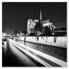 Notre Dame, nuit, Paris, France, photographie d'art noir et blanc paysage urbain
