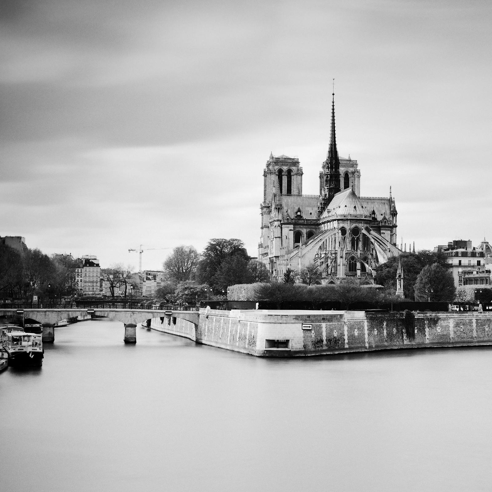 Notre Dame Seine Parigi, Francia, fotografia in bianco e nero, paesaggio d'autore in vendita 3