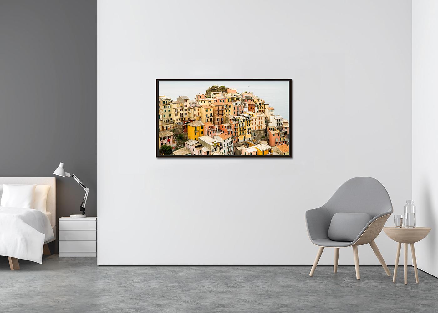 Picturesque Village, Cinque Terre, großformatige Farbfotografie, limitierte Auflage (Zeitgenössisch), Photograph, von Gerald Berghammer