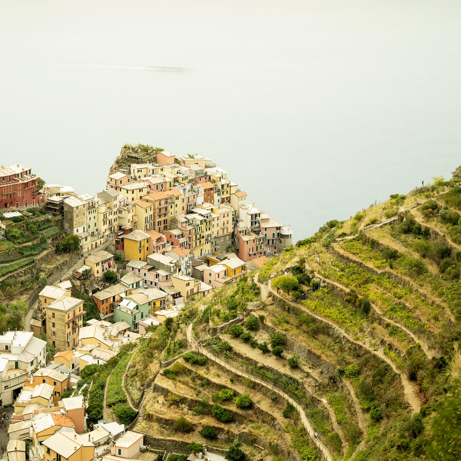 Picturesque Village, Vineyards, Cinque Terre, Photographie à tirage limité en vente 7