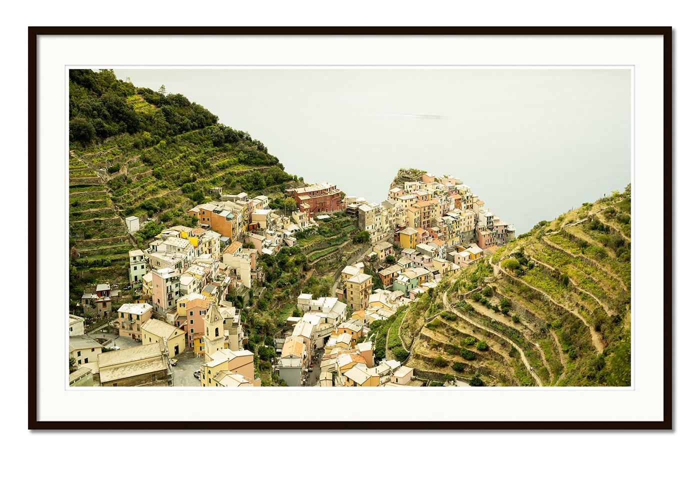 Picturesque Village, Vineyards, Cinque Terre, Photographie à tirage limité en vente 1