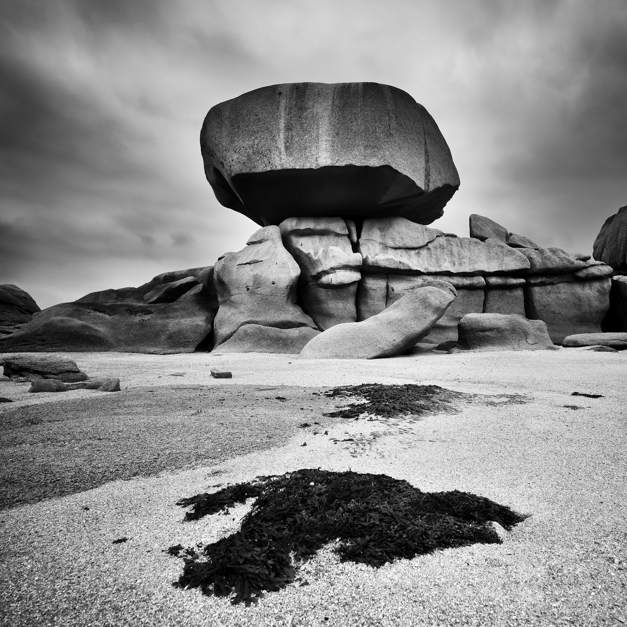 Rosa Granitküste, Riesenfelsen, Frankreich, schwarz-weiß Landschaftsfotografie