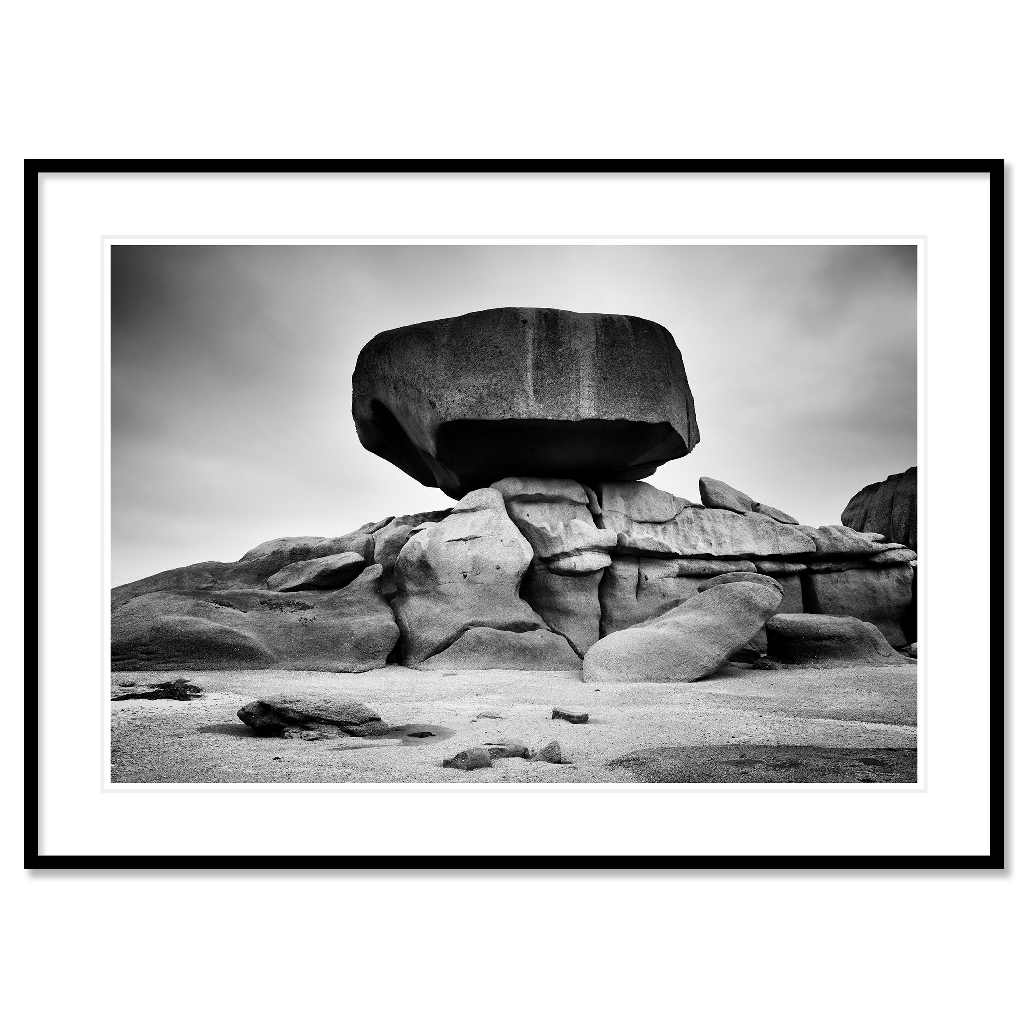 Photographie d'art en noir et blanc d'un panorama de paysage. Épreuve à l'encre pigmentaire d'archives, édition de 7 exemplaires. Signée, titrée, datée et numérotée par l'artiste. Certificat d'authenticité inclus. Imprimé avec une bordure blanche de