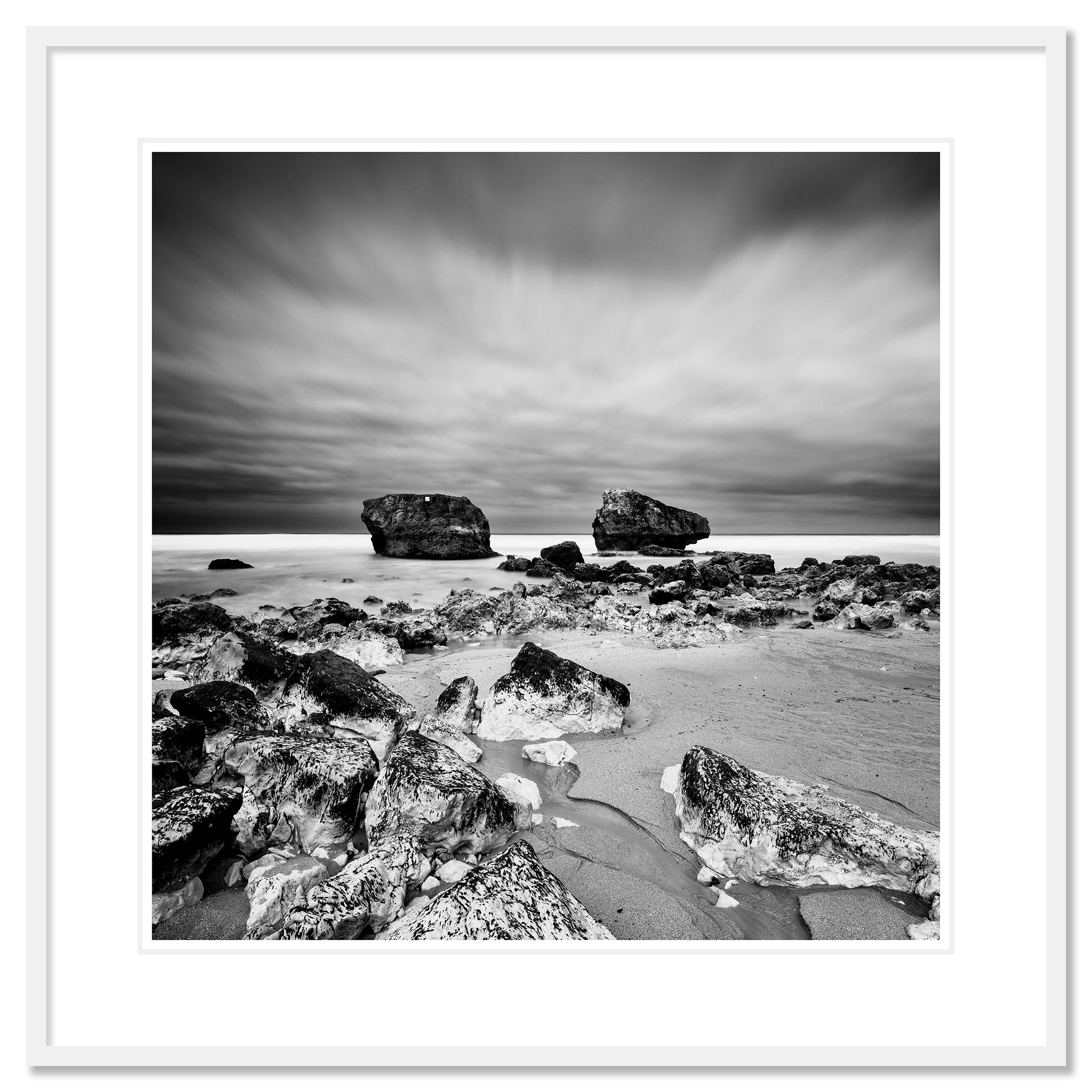 Photographie d'art en noir et blanc, longue exposition, paysage aquatique - paysage. Tirage à l'encre pigmentaire d'archives faisant partie d'une édition limitée à 7 exemplaires. Tous les tirages de Gerald Berghammer sont réalisés sur commande en