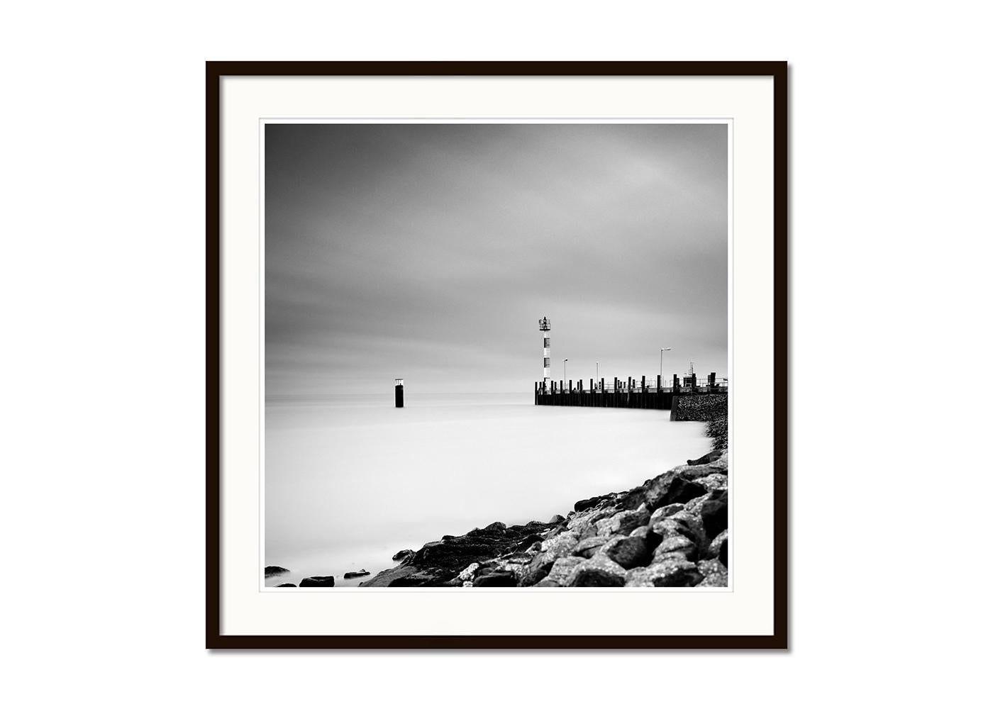 Port List, Sylt, Nordsee, monochrome Fotografie, limitierte Auflage, Landschaft (Grau), Black and White Photograph, von Gerald Berghammer