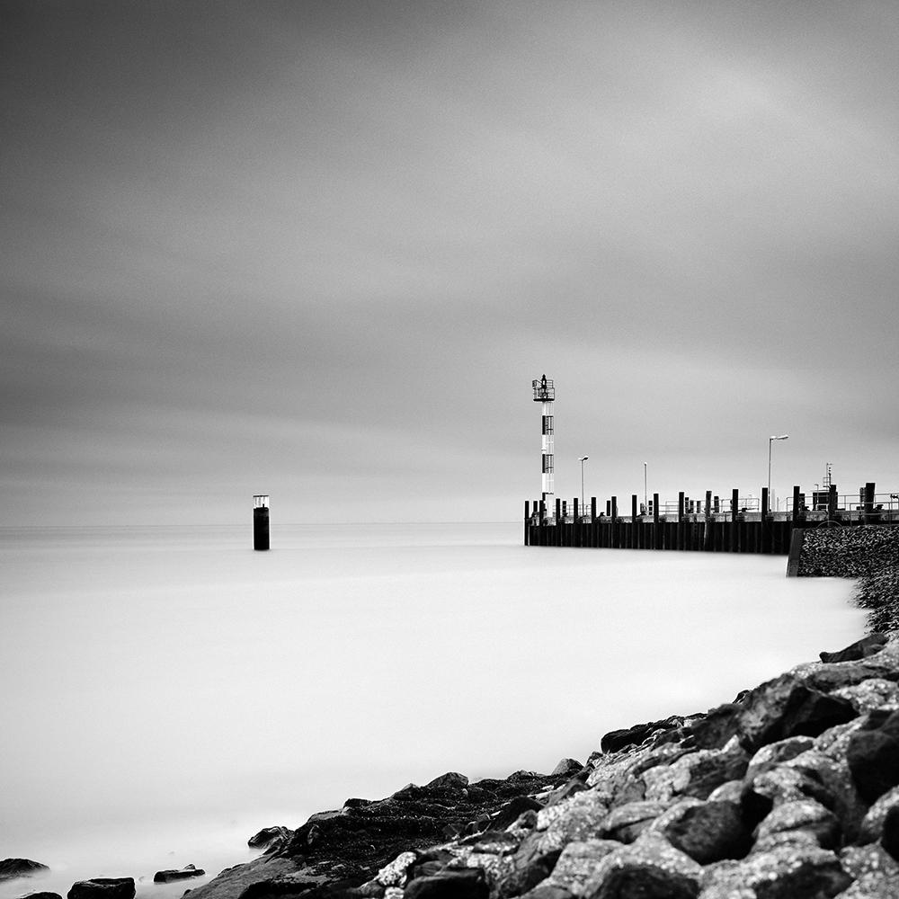 Gerald Berghammer Black and White Photograph – Port List, Sylt, Nordsee, monochrome Fotografie, limitierte Auflage, Landschaft