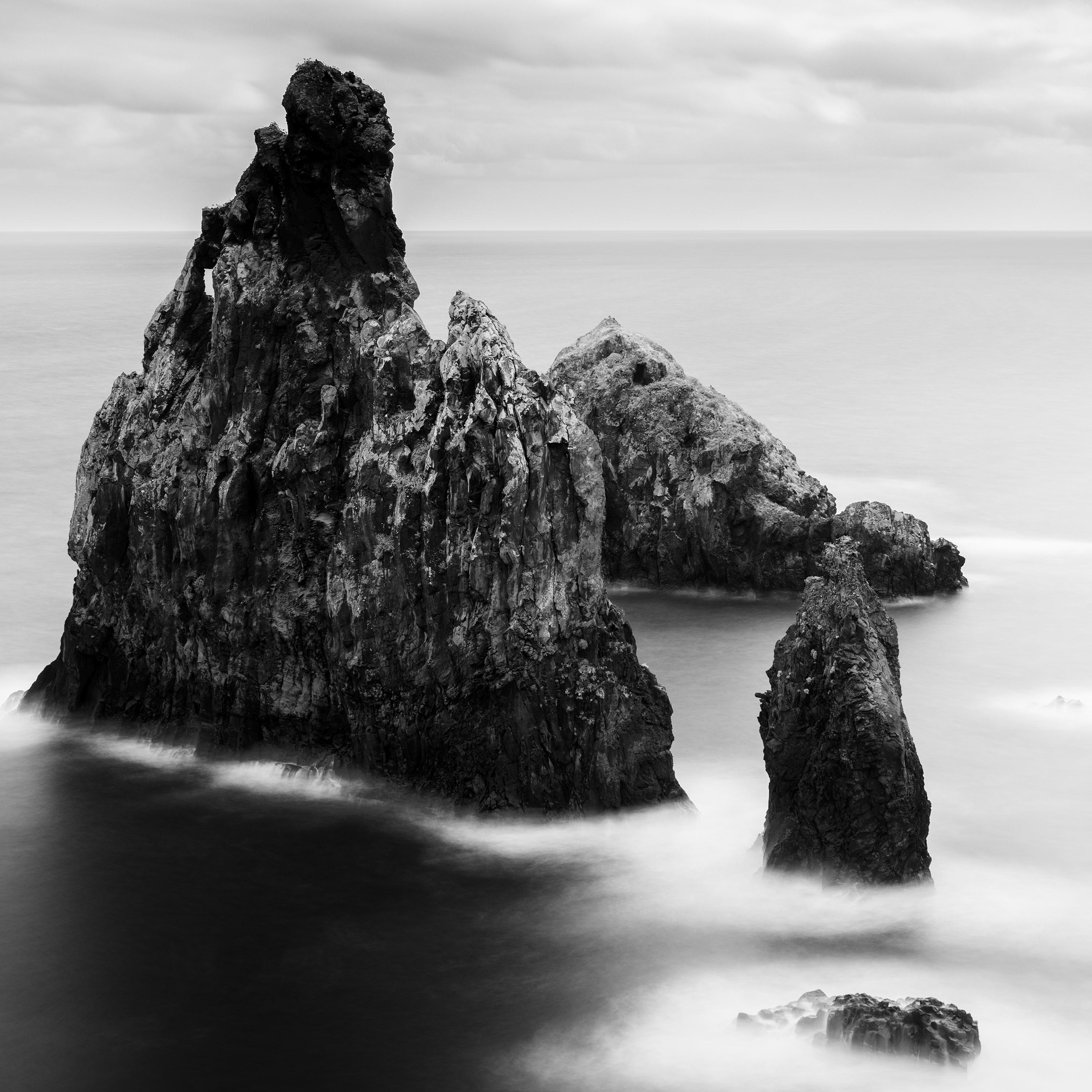 Ribeira da Janela Rocks, shoreline, black and white art waterscape photography en vente 4