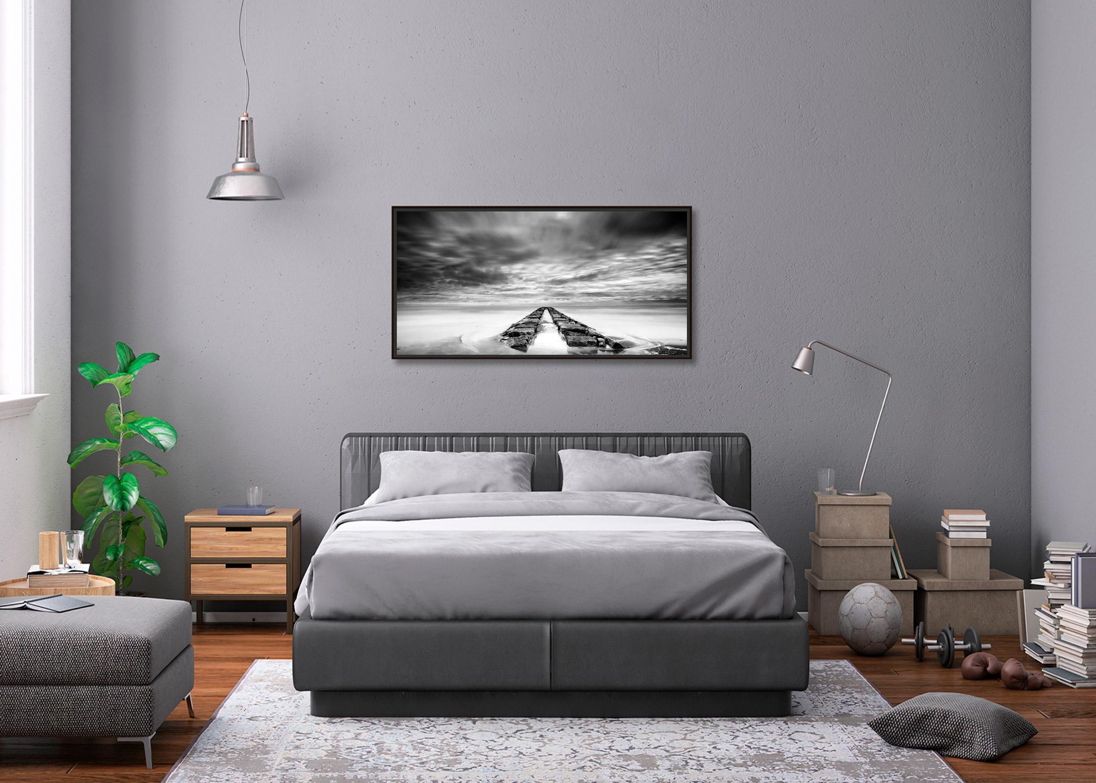 Rock Pier Panorama, orageux, nuageux, photographie d'art en noir et blanc, paysage en vente 2