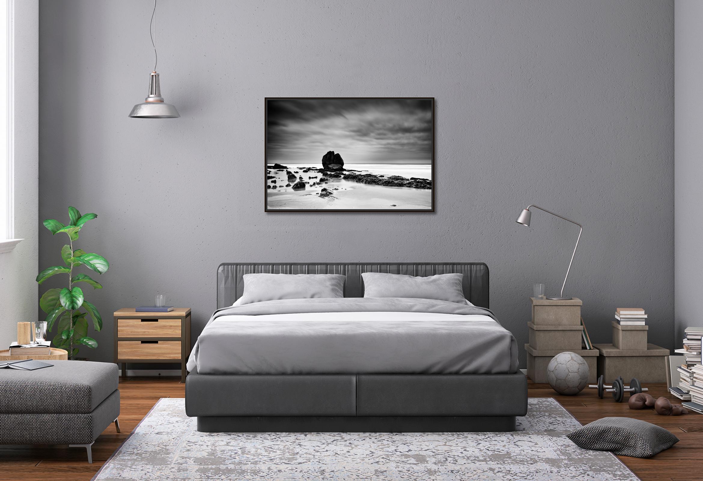 Rochers sur le SHORE, plage, Côte Atlantique, France, paysage en noir et blanc  en vente 2