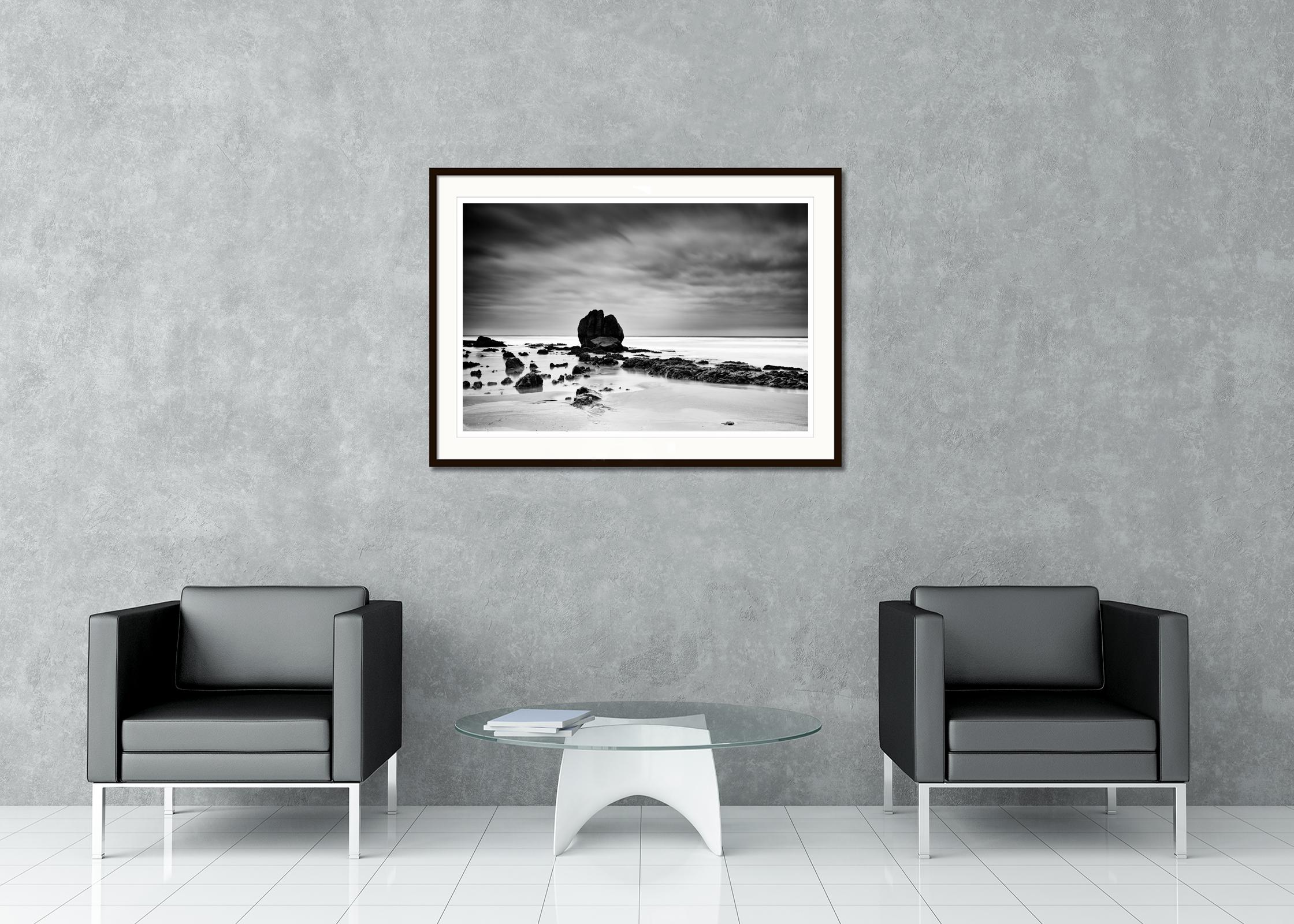 Rochers sur le SHORE, plage, Côte Atlantique, France, paysage en noir et blanc  en vente 1