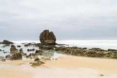 Rocas en la orilla, Gran Roca, Playa de arena, fotografía en color, edición limitada