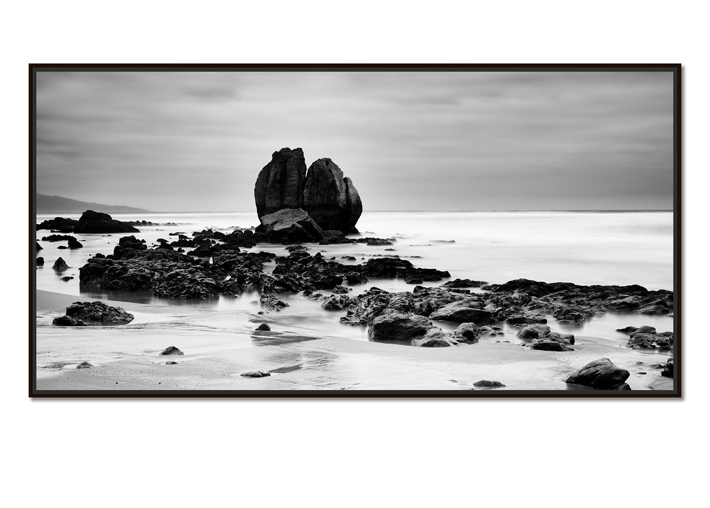 Panorama de rochers sur le SHORE, grande photographie monochrome, édition limitée - Photograph de Gerald Berghammer